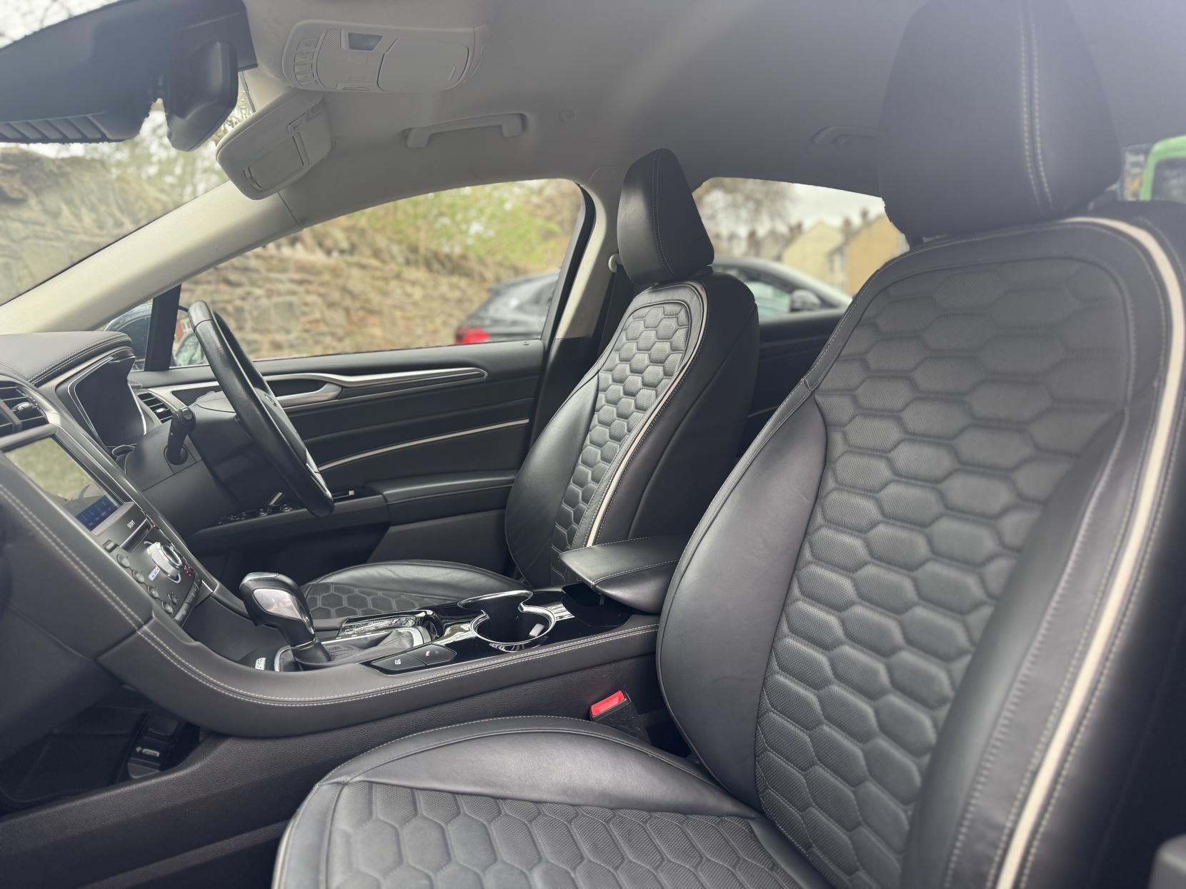 Ford Mondeo 2.0 TiVCT Vignale Saloon 4dr Petrol Hybrid CVT Euro 6 (s/s) (187 ps)