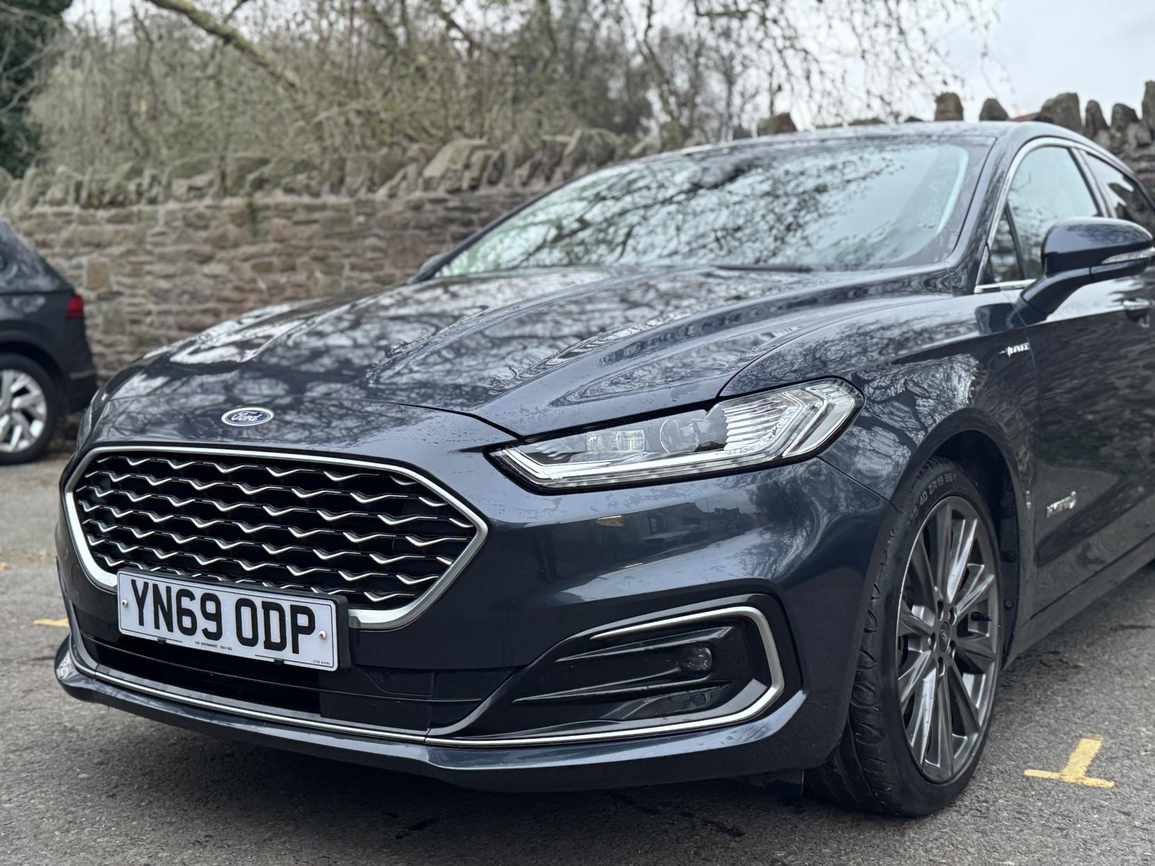 Ford Mondeo 2.0 TiVCT Vignale Saloon 4dr Petrol Hybrid CVT Euro 6 (s/s) (187 ps)