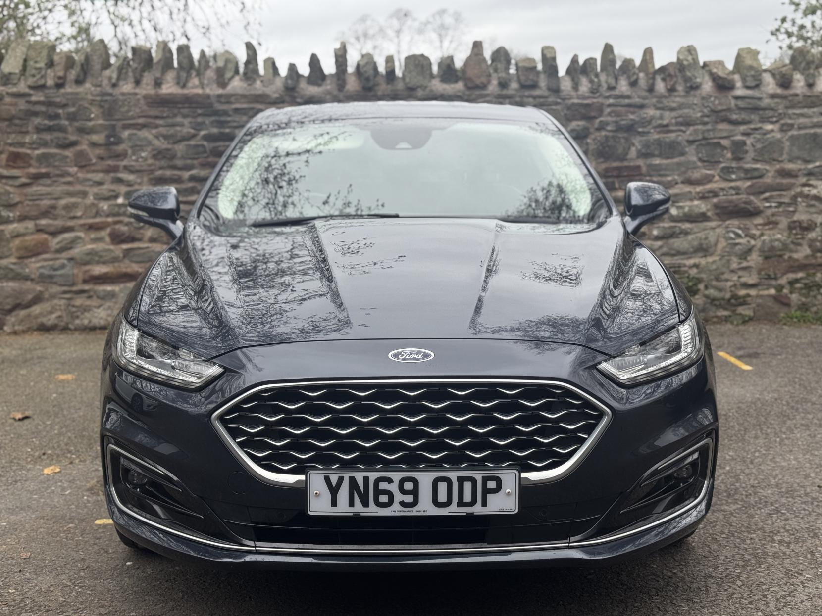 Ford Mondeo 2.0 TiVCT Vignale Saloon 4dr Petrol Hybrid CVT Euro 6 (s/s) (187 ps)