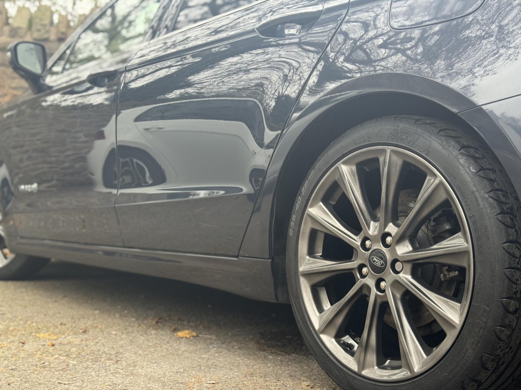 Ford Mondeo 2.0 TiVCT Vignale Saloon 4dr Petrol Hybrid CVT Euro 6 (s/s) (187 ps)