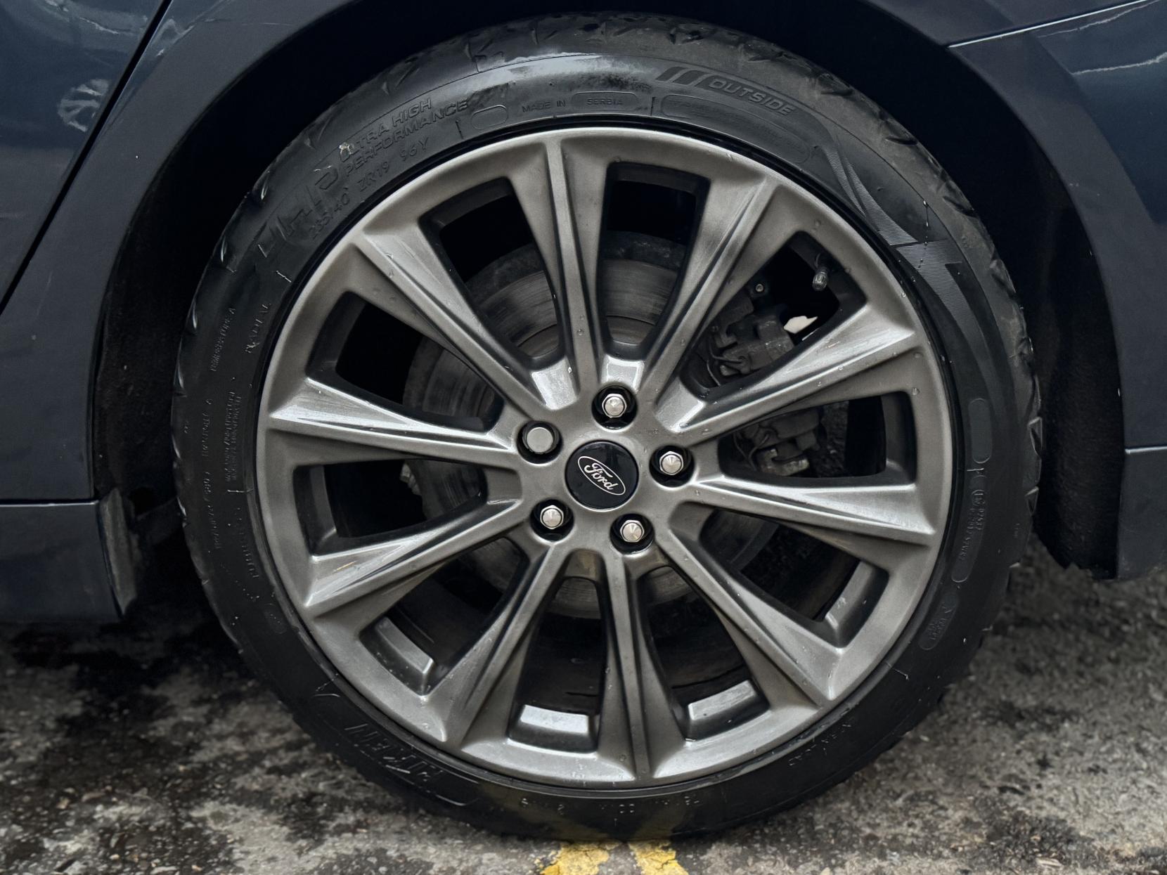 Ford Mondeo 2.0 TiVCT Vignale Saloon 4dr Petrol Hybrid CVT Euro 6 (s/s) (187 ps)