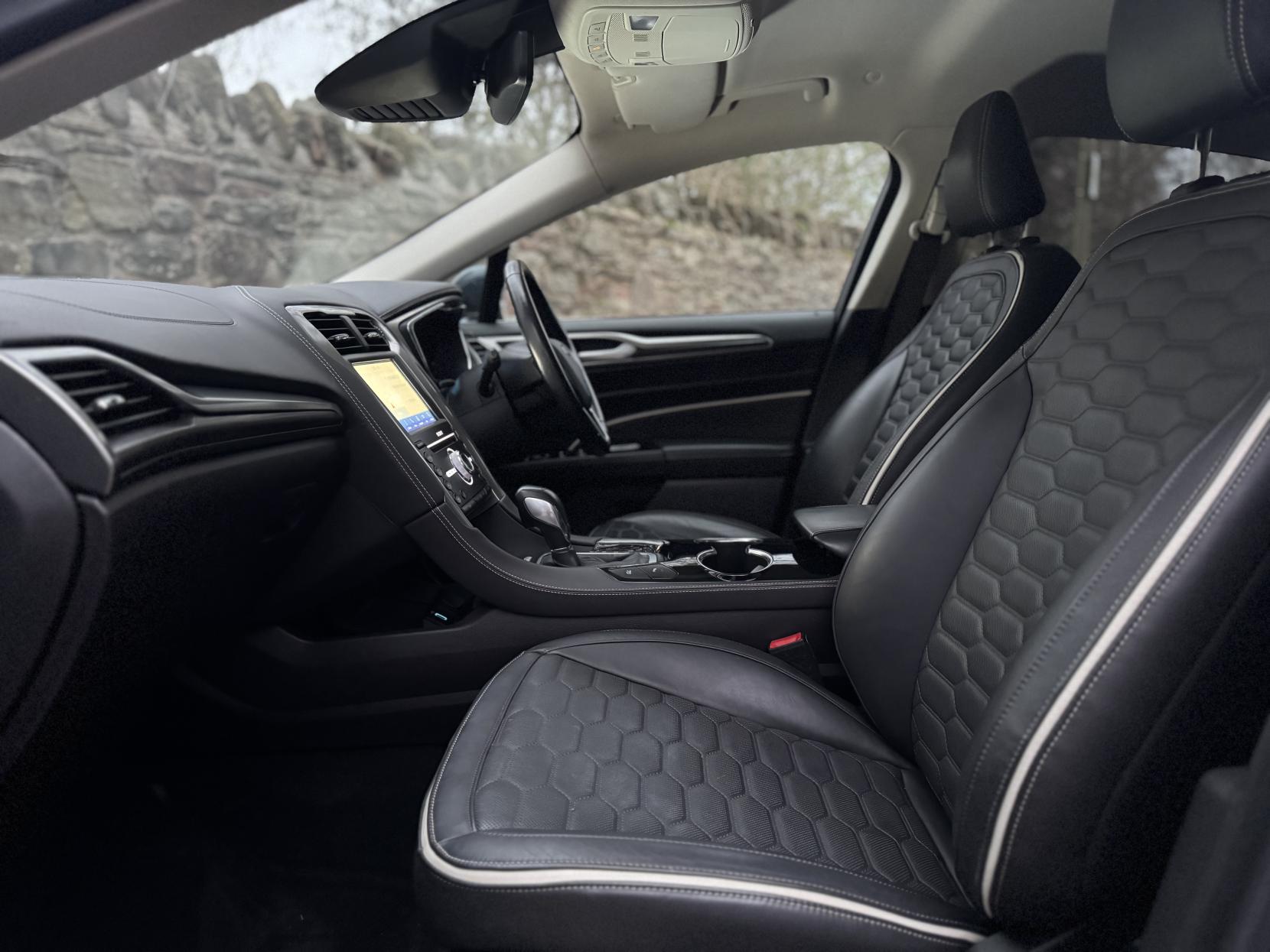 Ford Mondeo 2.0 TiVCT Vignale Saloon 4dr Petrol Hybrid CVT Euro 6 (s/s) (187 ps)