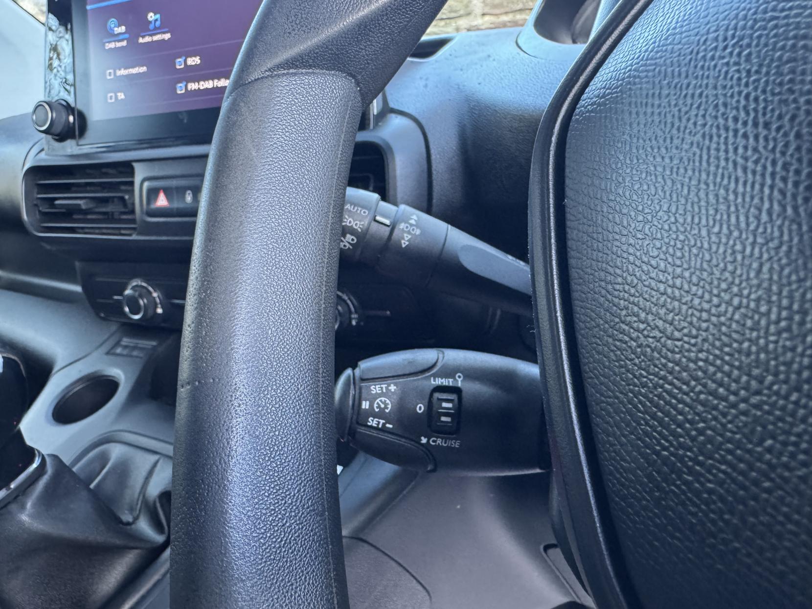 Peugeot Partner 1.5 BlueHDi 1000 Professional Standard Panel Van 5dr Diesel Manual SWB Euro 6 (s/s) (100 bhp)