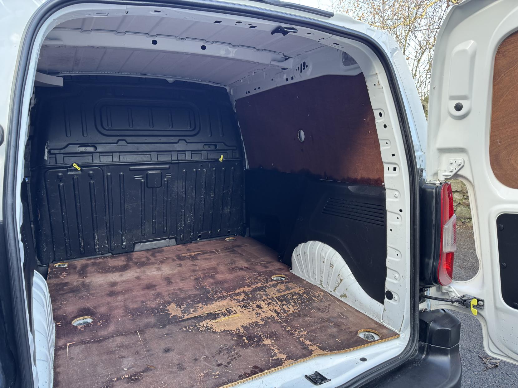 Peugeot Partner 1.5 BlueHDi 1000 Professional Standard Panel Van 5dr Diesel Manual SWB Euro 6 (s/s) (100 bhp)