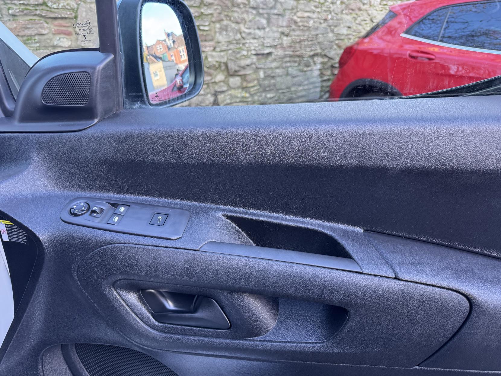 Peugeot Partner 1.5 BlueHDi 1000 Professional Standard Panel Van 5dr Diesel Manual SWB Euro 6 (s/s) (100 bhp)