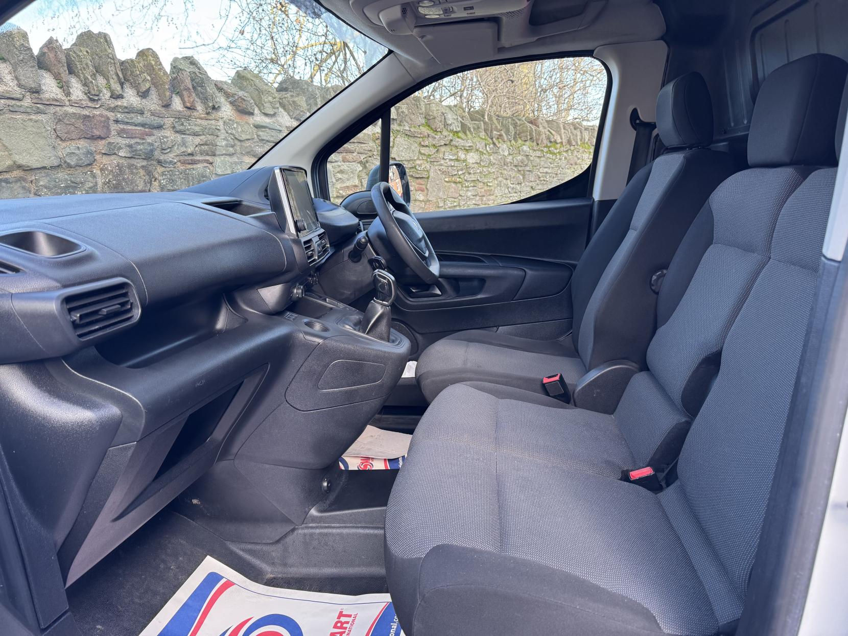 Peugeot Partner 1.5 BlueHDi 1000 Professional Standard Panel Van 5dr Diesel Manual SWB Euro 6 (s/s) (100 bhp)