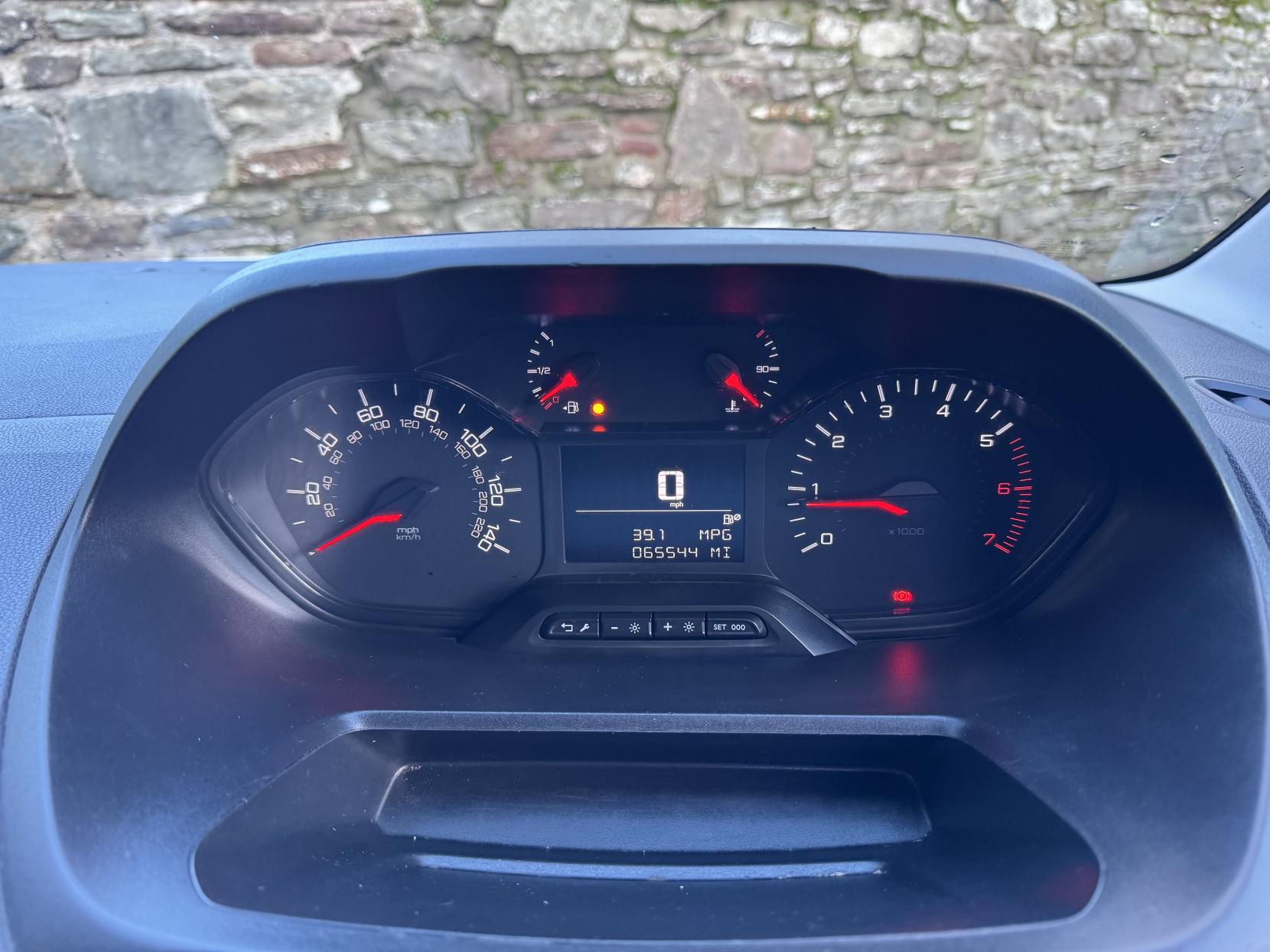 Peugeot Partner 1.5 BlueHDi 1000 Professional Standard Panel Van 5dr Diesel Manual SWB Euro 6 (s/s) (100 bhp)