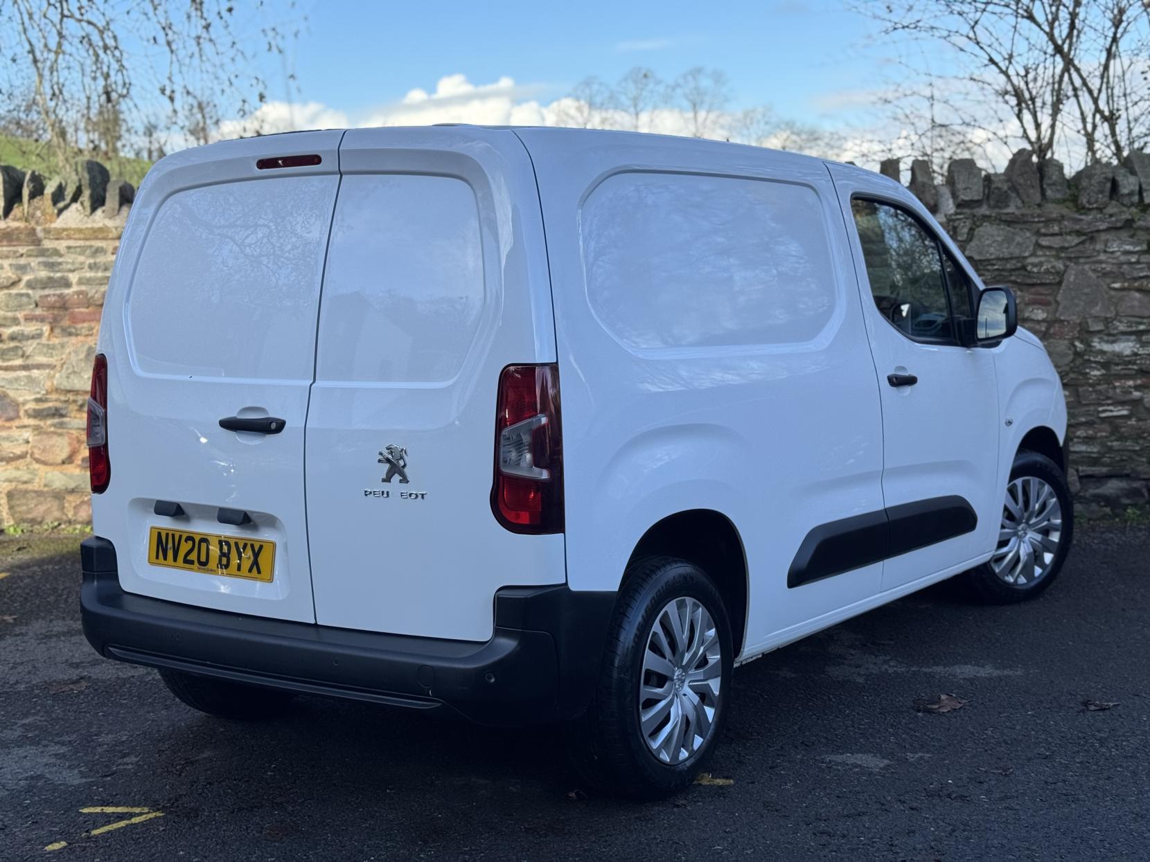 Peugeot Partner 1.5 BlueHDi 1000 Professional Standard Panel Van 5dr Diesel Manual SWB Euro 6 (s/s) (100 bhp)