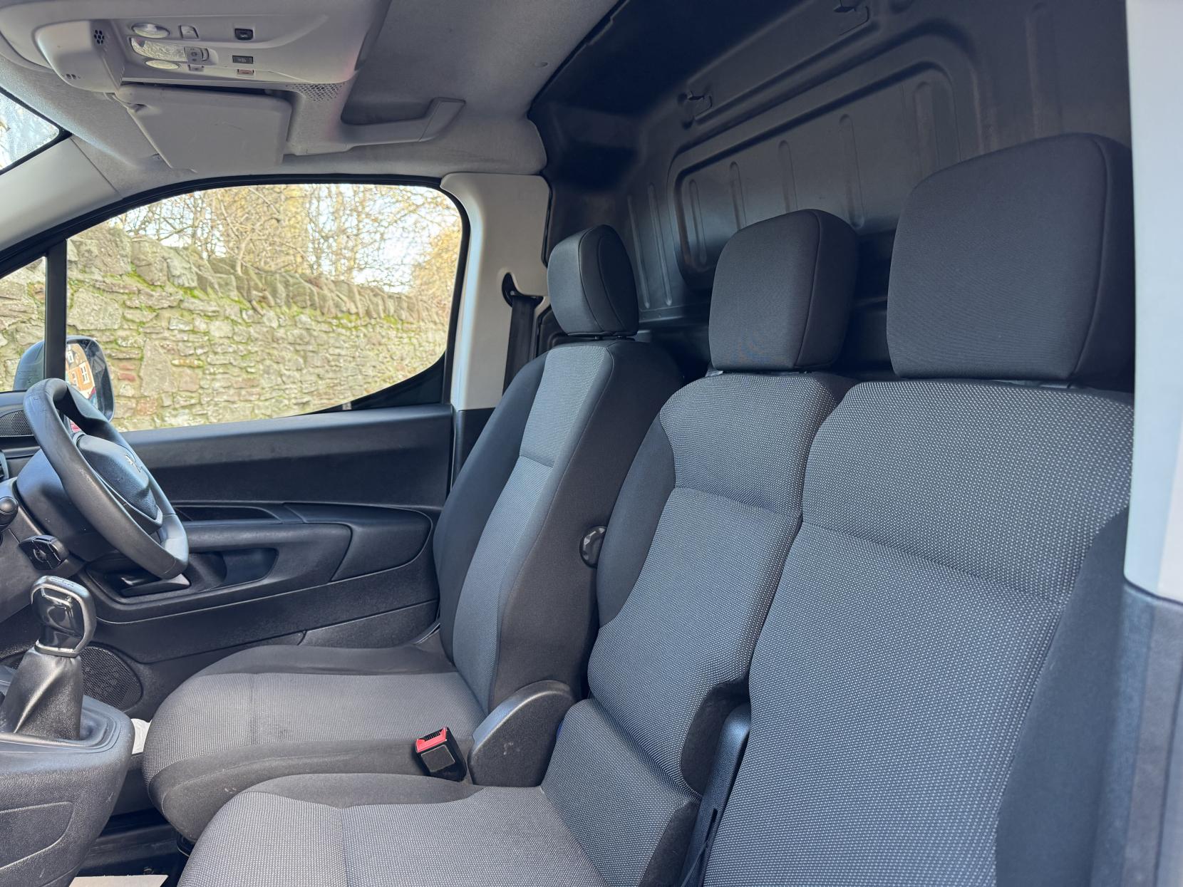 Peugeot Partner 1.5 BlueHDi 1000 Professional Standard Panel Van 5dr Diesel Manual SWB Euro 6 (s/s) (100 bhp)