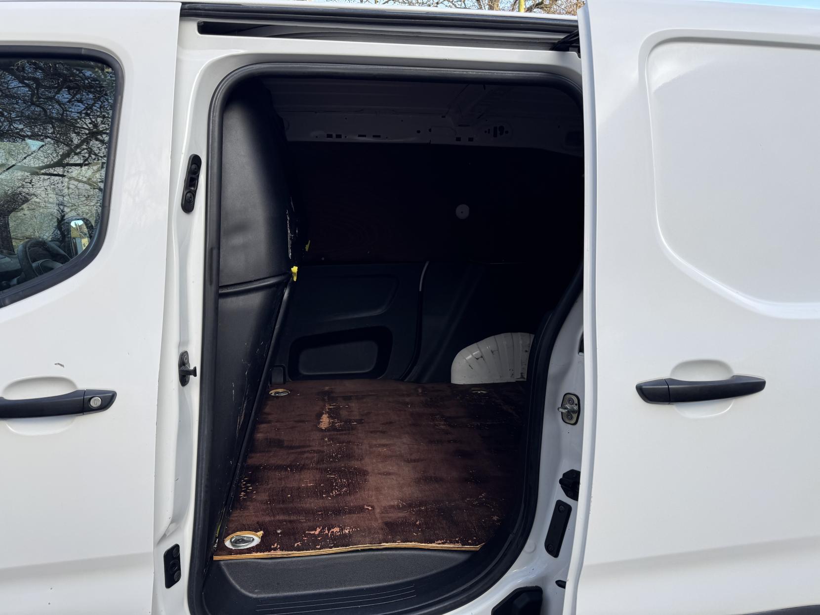 Peugeot Partner 1.5 BlueHDi 1000 Professional Standard Panel Van 5dr Diesel Manual SWB Euro 6 (s/s) (100 bhp)