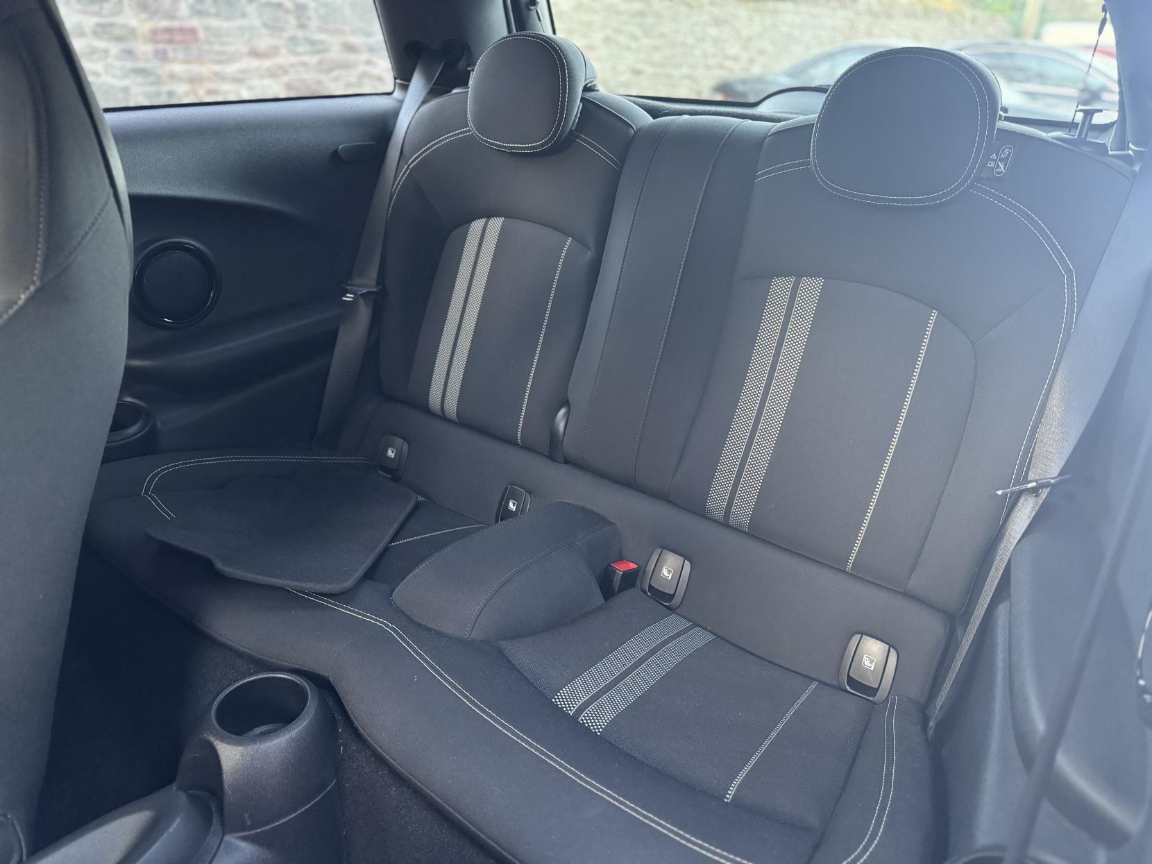 MINI Hatch 1.5 John Cooper Works Hatchback (2021 - 2024 )