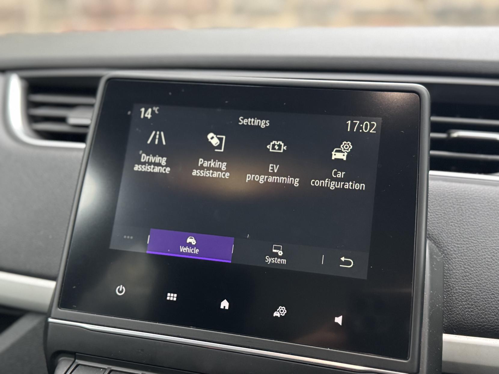 Renault Zoe R135 EV50 52kWh Iconic Hatchback 5dr Electric Auto (Rapid Charge) (134 bhp)