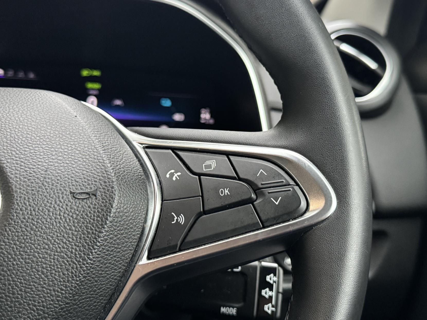 Renault Zoe R135 EV50 52kWh Iconic Hatchback 5dr Electric Auto (Rapid Charge) (134 bhp)