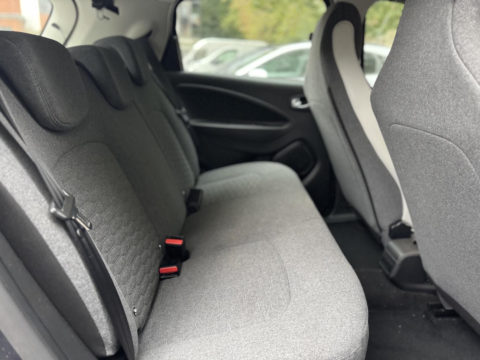 Renault Zoe R135 EV50 52kWh Iconic Hatchback 5dr Electric Auto (Rapid Charge) (134 bhp)