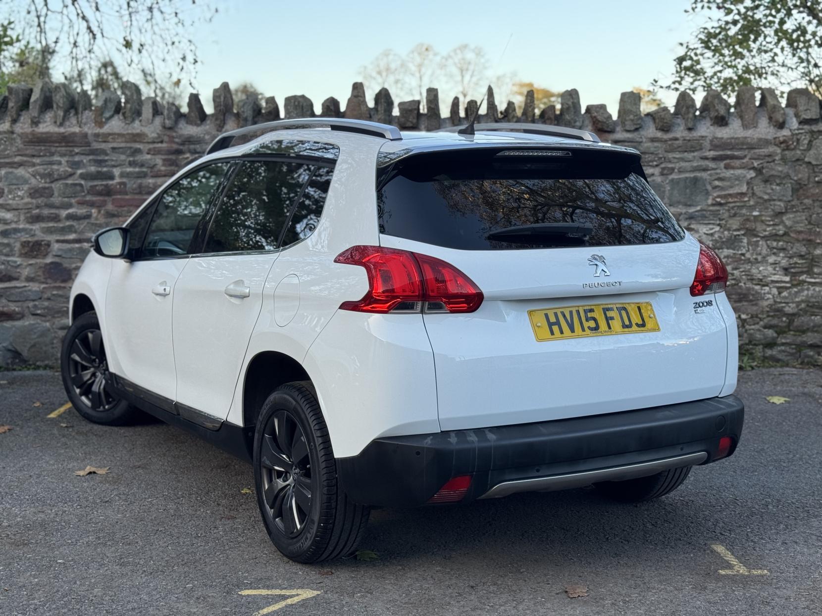 Peugeot 2008 1.6 e-HDi Allure SUV 5dr Diesel EGC Euro 5 (s/s) (92 ps)