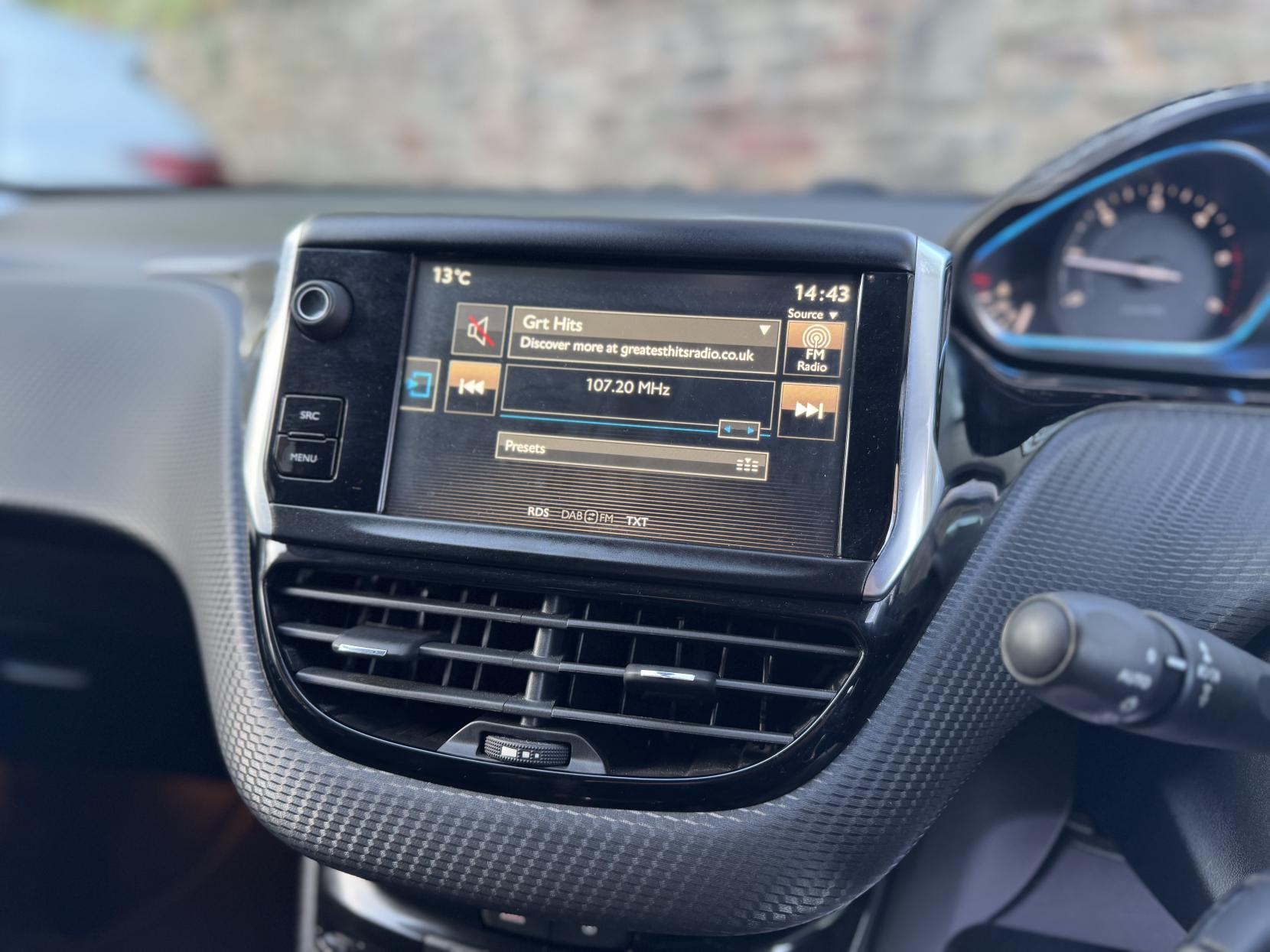 Peugeot 2008 1.6 e-HDi Allure SUV 5dr Diesel EGC Euro 5 (s/s) (92 ps)