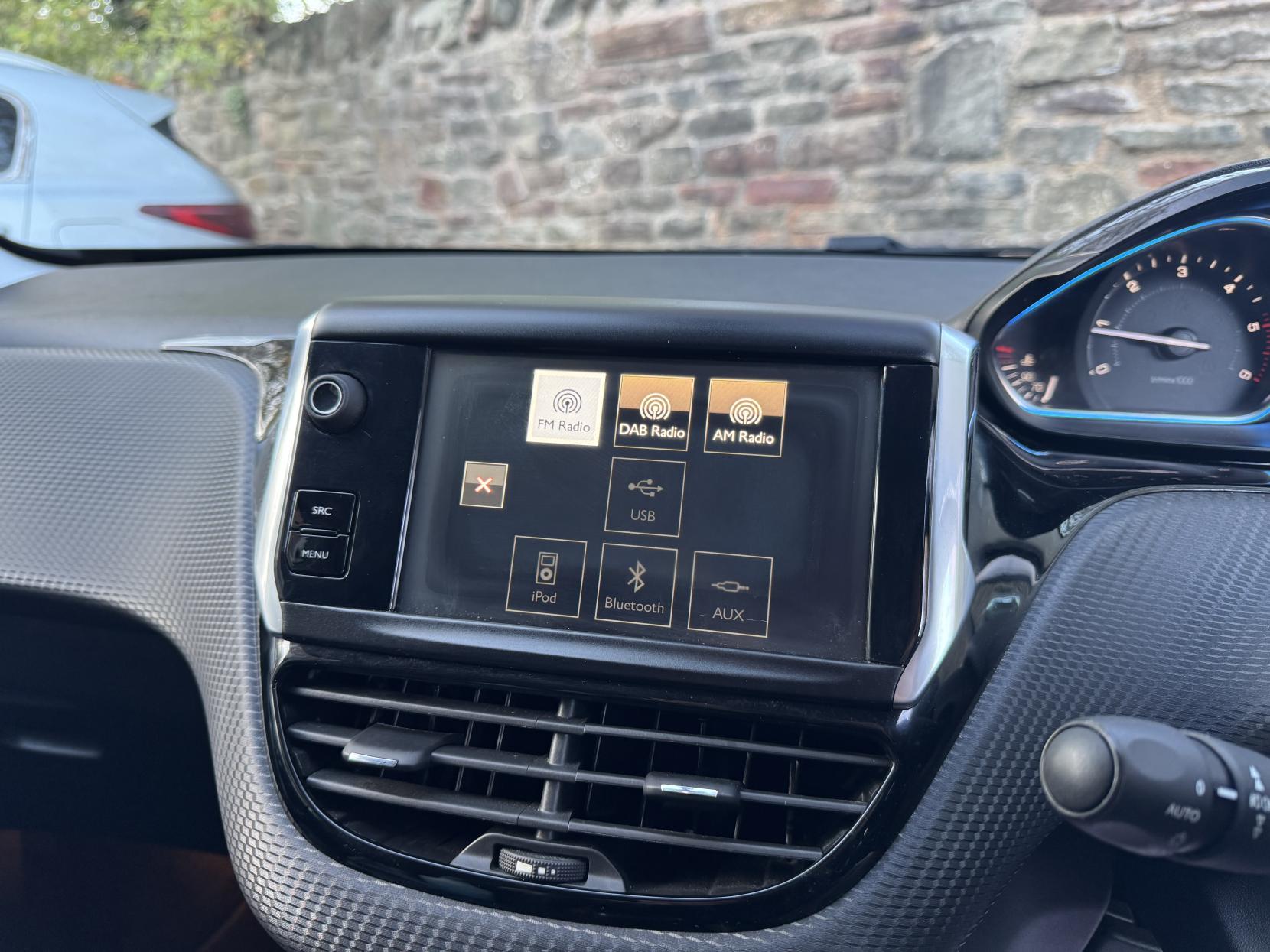 Peugeot 2008 1.6 e-HDi Allure SUV 5dr Diesel EGC Euro 5 (s/s) (92 ps)