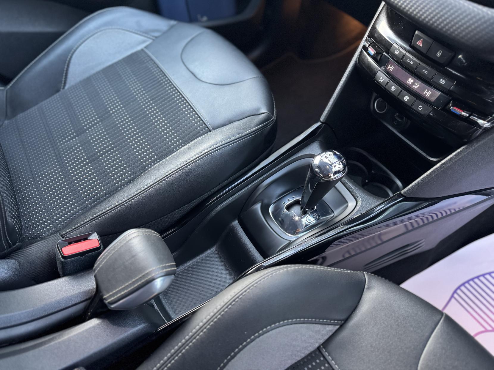 Peugeot 2008 1.6 e-HDi Allure SUV 5dr Diesel EGC Euro 5 (s/s) (92 ps)