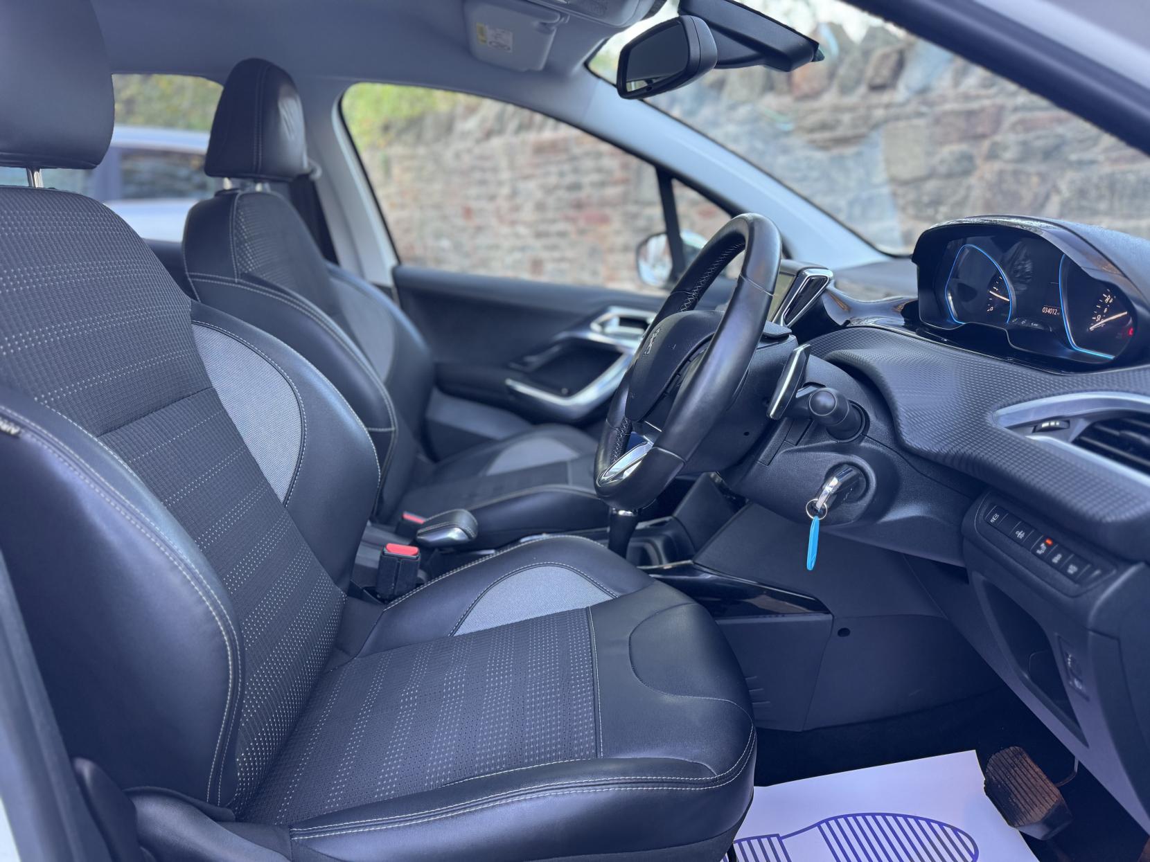 Peugeot 2008 1.6 e-HDi Allure SUV 5dr Diesel EGC Euro 5 (s/s) (92 ps)