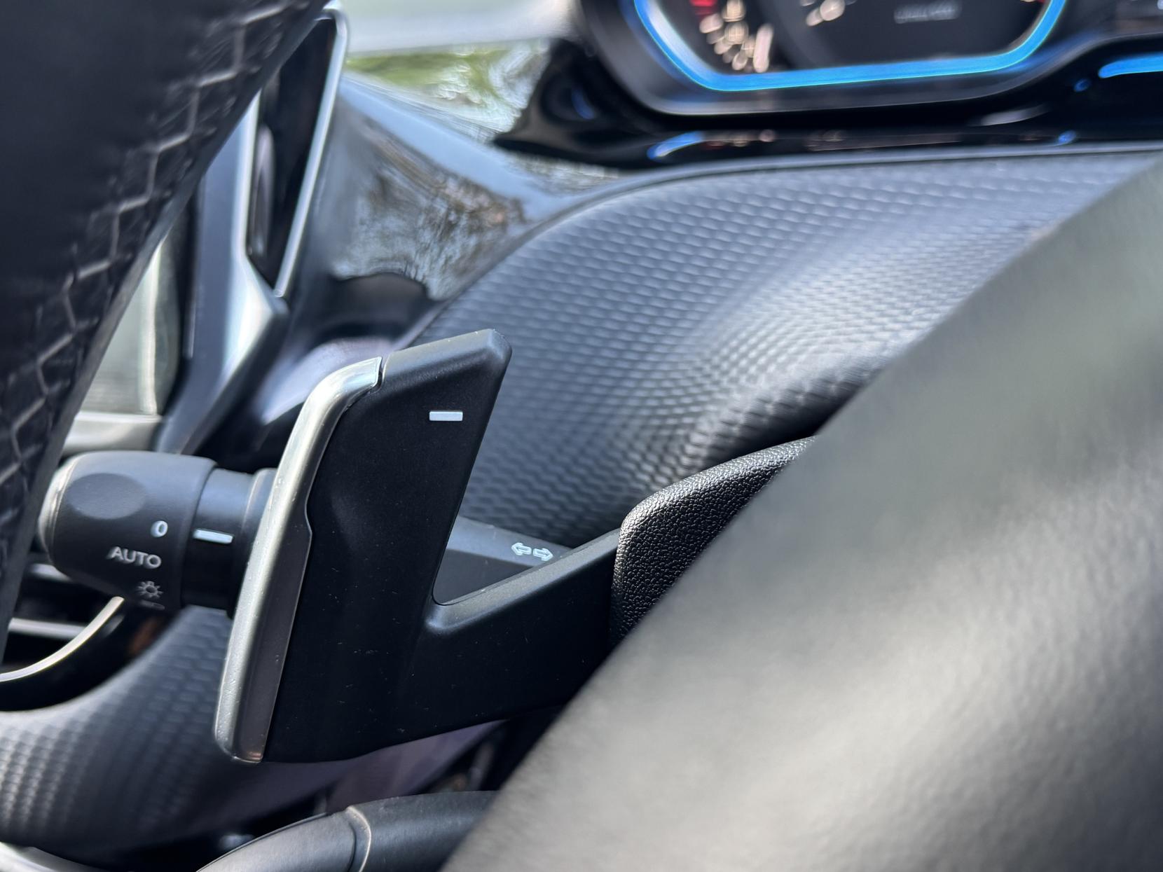 Peugeot 2008 1.6 e-HDi Allure SUV 5dr Diesel EGC Euro 5 (s/s) (92 ps)