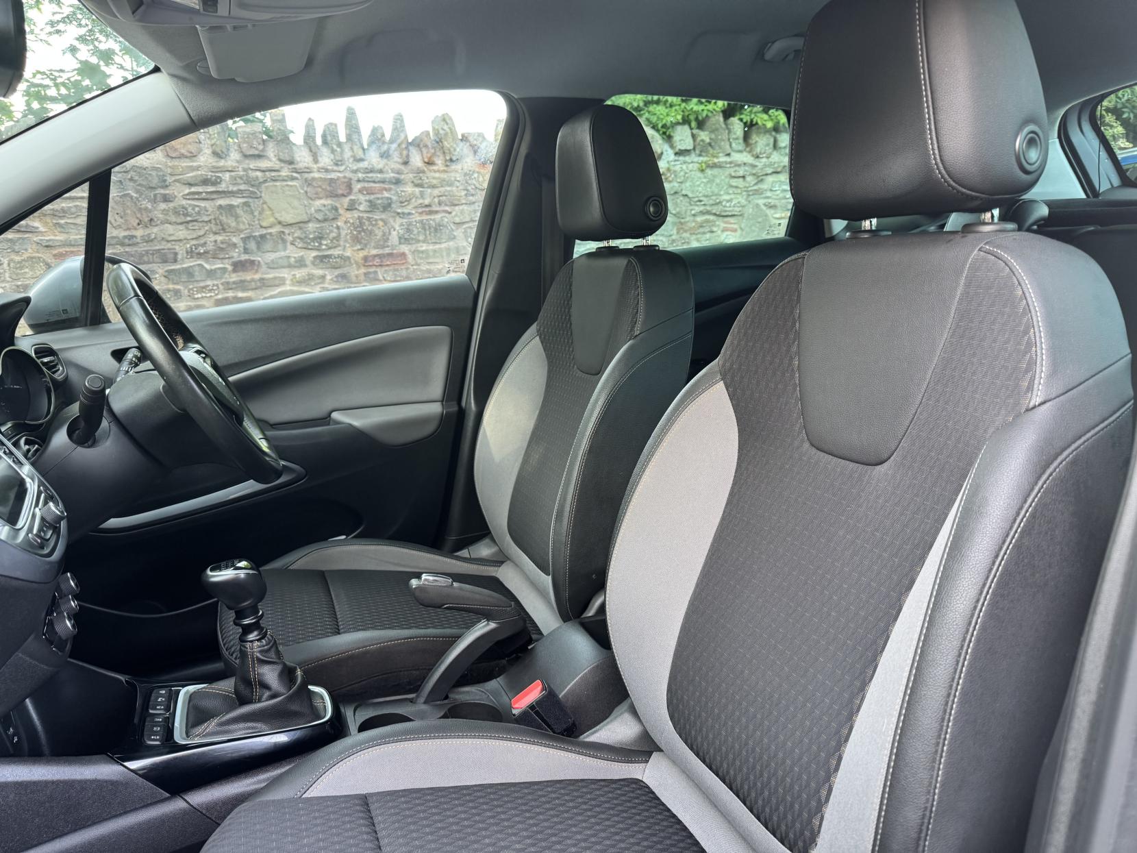 Vauxhall Crossland X 1.2 Turbo Elite Nav SUV 5dr Petrol Manual Euro 6 (s/s) (110 ps)