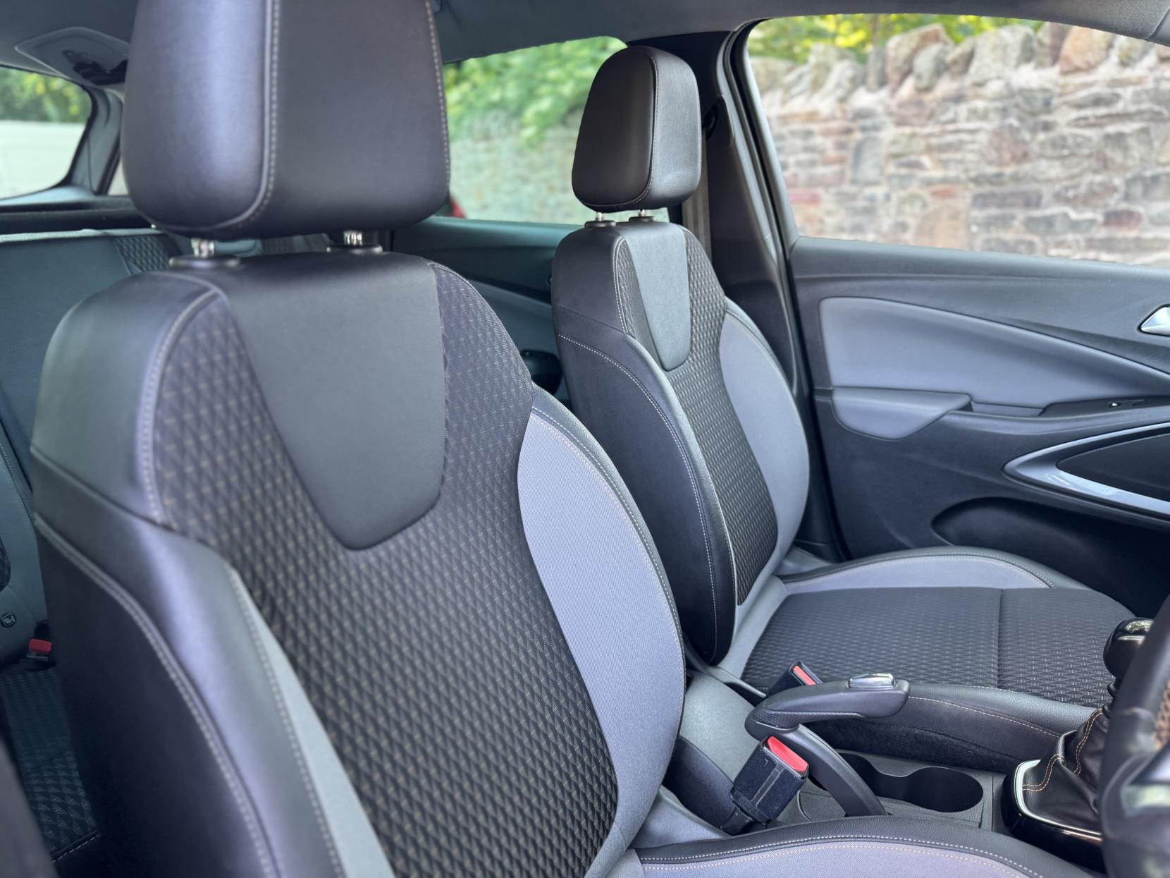 Vauxhall Crossland X 1.2 Turbo Elite Nav SUV 5dr Petrol Manual Euro 6 (s/s) (110 ps)