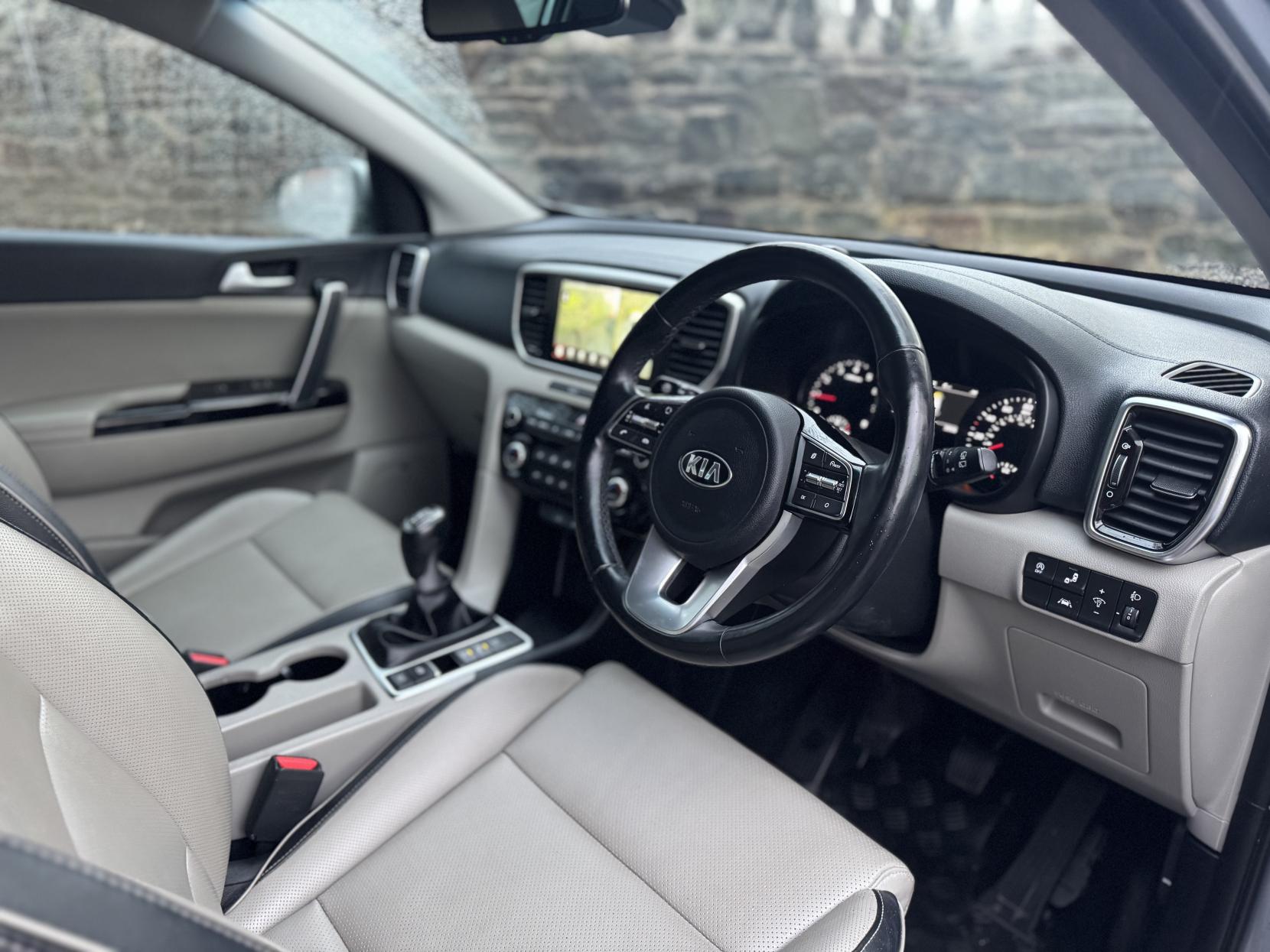 Kia Sportage 1.6 GDi Platinum Edition SUV 5dr Petrol Manual Euro 6 (s/s) (130 bhp)