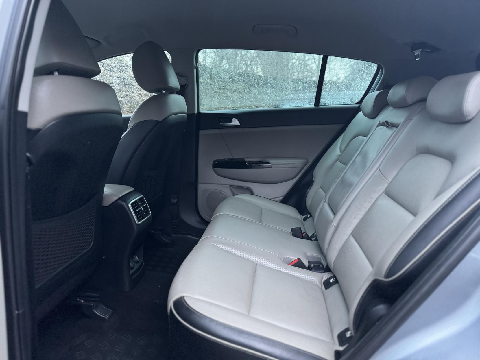 Kia Sportage 1.6 GDi Platinum Edition SUV 5dr Petrol Manual Euro 6 (s/s) (130 bhp)