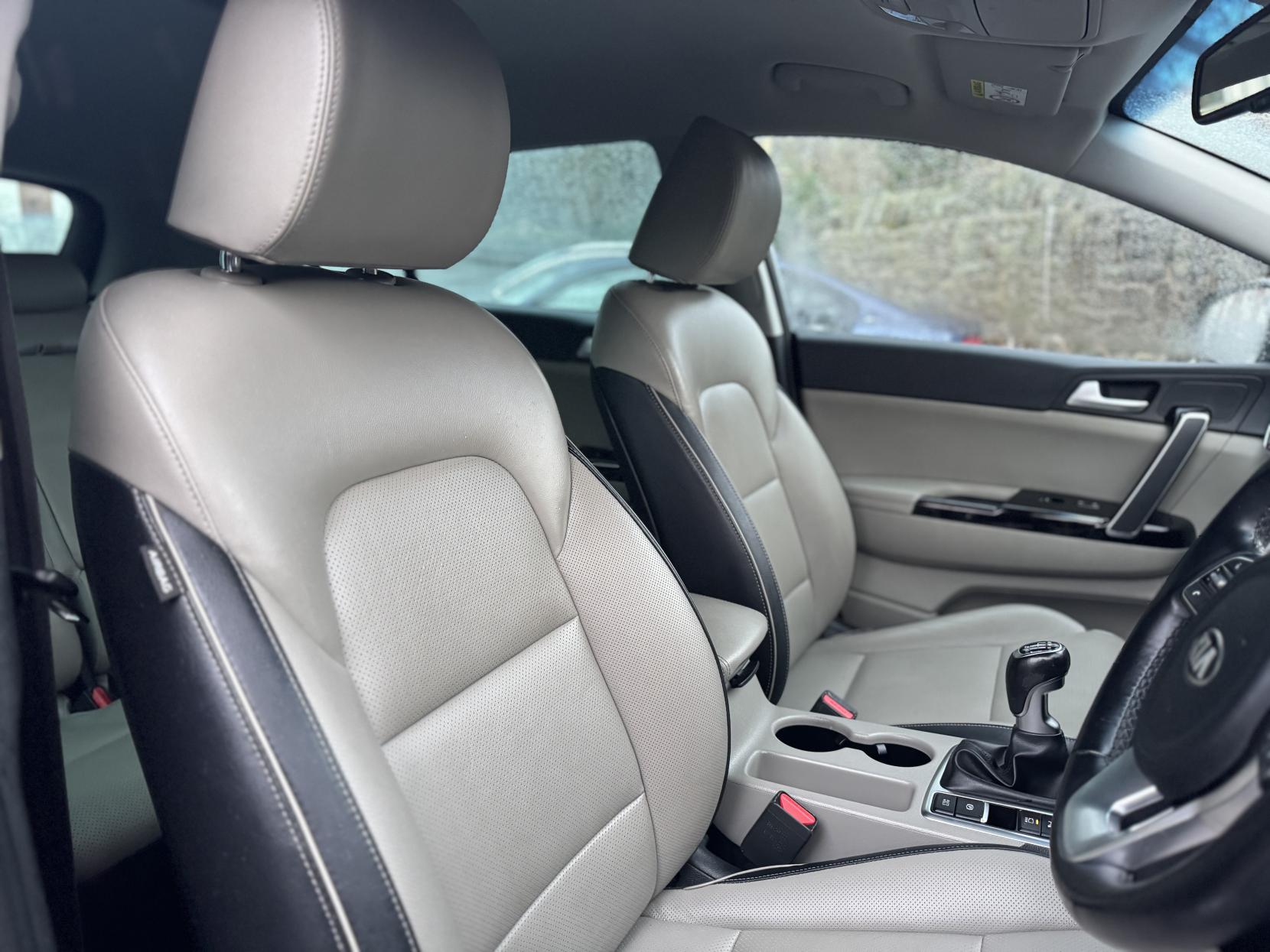 Kia Sportage 1.6 GDi Platinum Edition SUV 5dr Petrol Manual Euro 6 (s/s) (130 bhp)