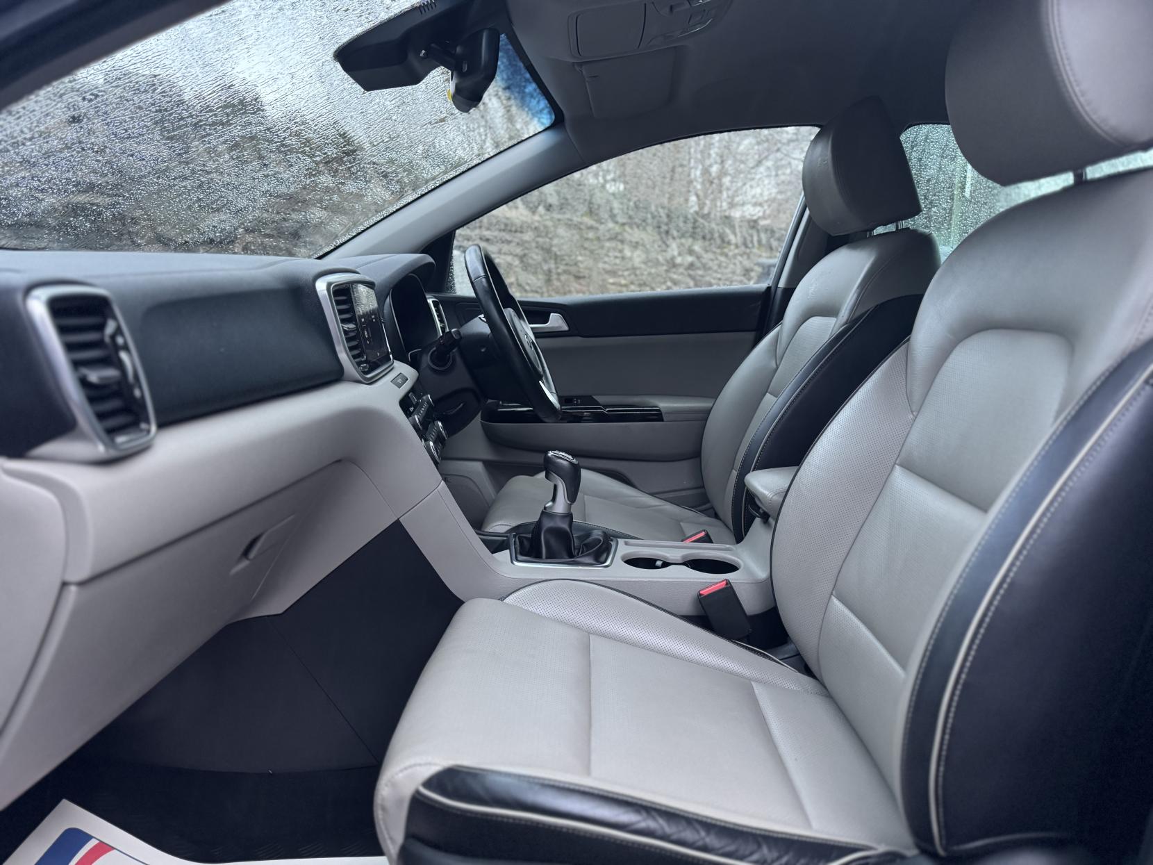 Kia Sportage 1.6 GDi Platinum Edition SUV 5dr Petrol Manual Euro 6 (s/s) (130 bhp)