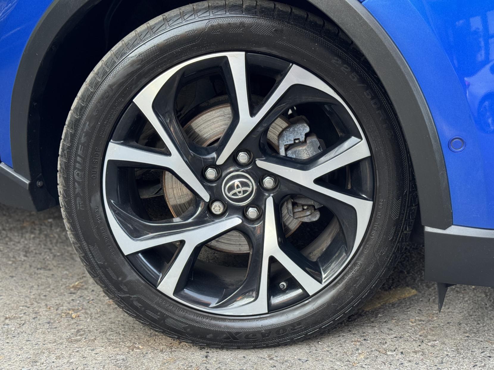 Toyota C-HR 1.8 VVT-h Dynamic SUV 5dr Petrol Hybrid CVT Euro 6 (s/s) (122 ps)
