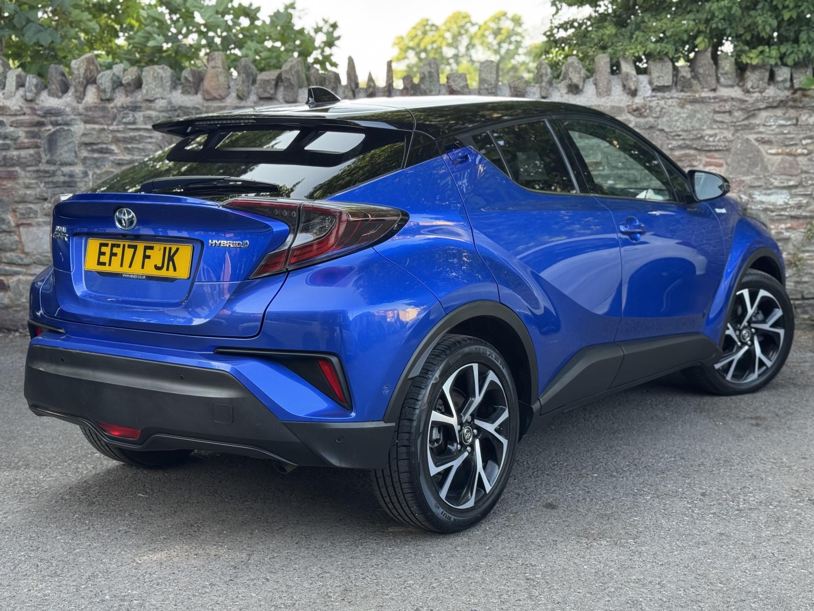 Toyota C-HR 1.8 VVT-h Dynamic SUV 5dr Petrol Hybrid CVT Euro 6 (s/s) (122 ps)
