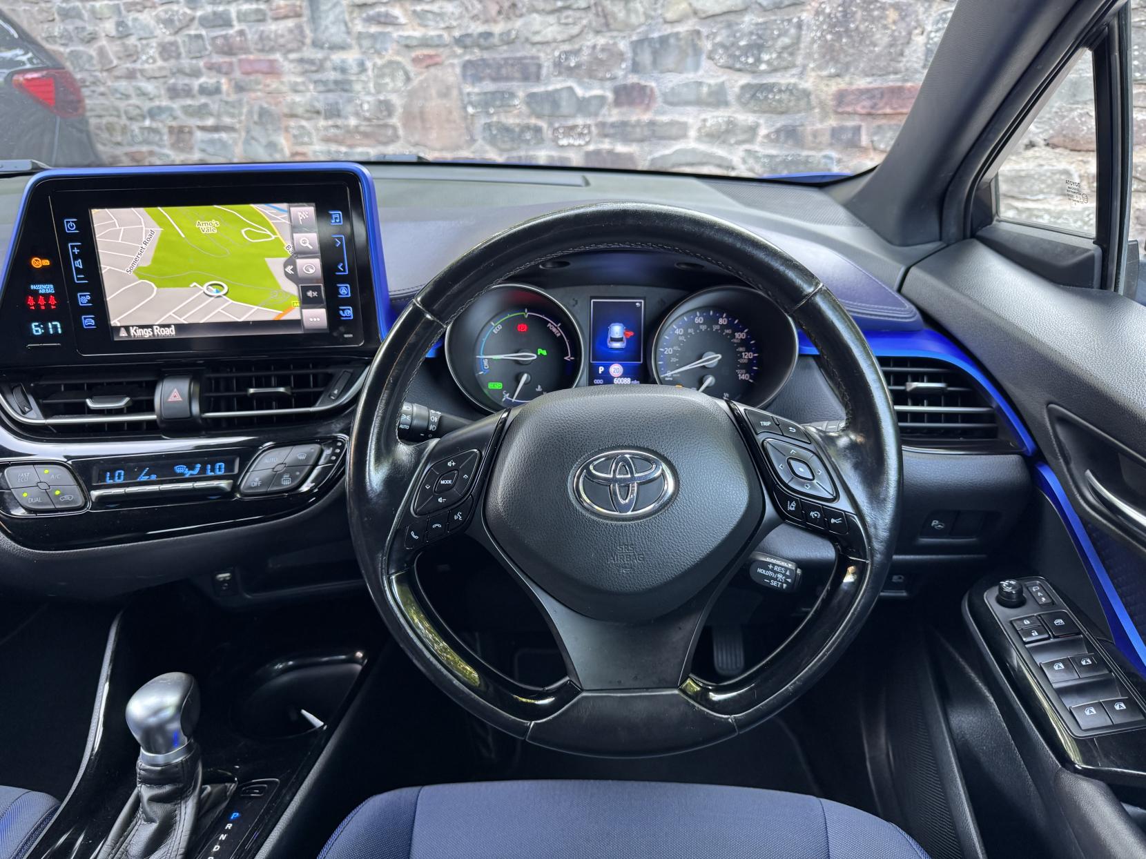 Toyota C-HR 1.8 VVT-h Dynamic SUV 5dr Petrol Hybrid CVT Euro 6 (s/s) (122 ps)