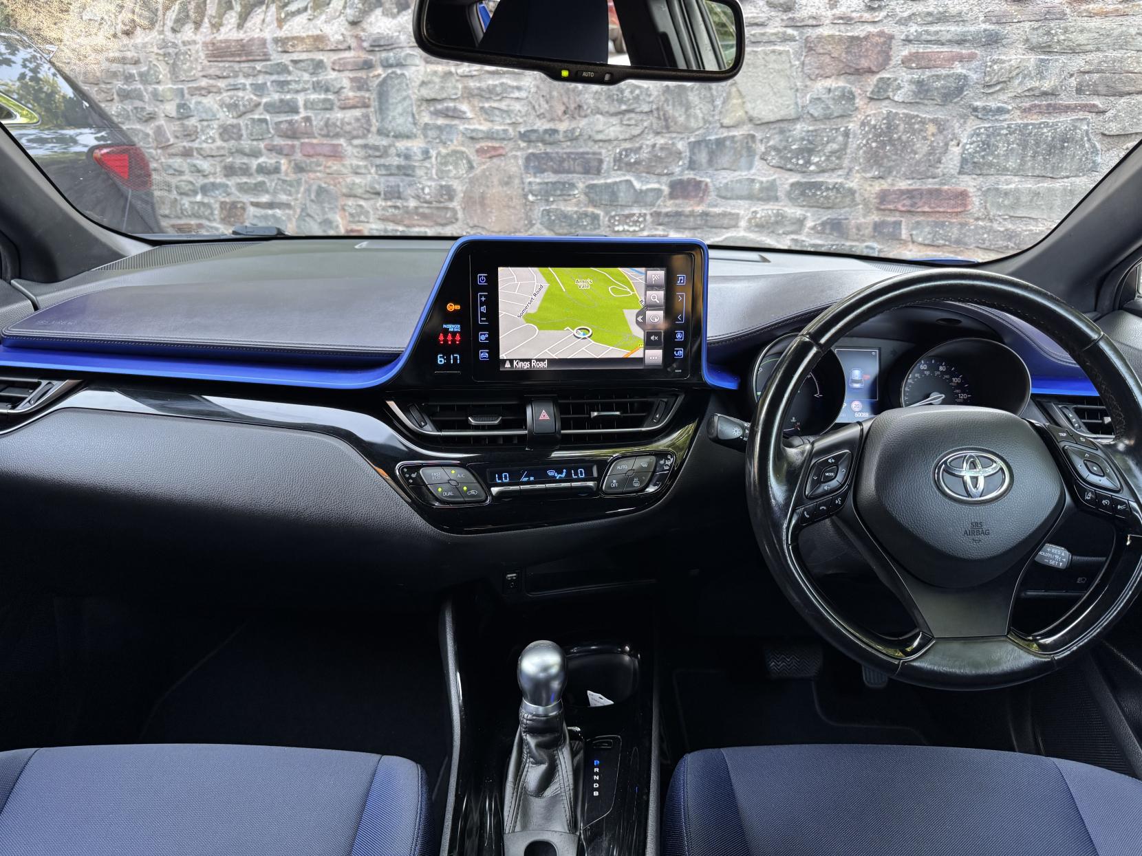 Toyota C-HR 1.8 VVT-h Dynamic SUV 5dr Petrol Hybrid CVT Euro 6 (s/s) (122 ps)