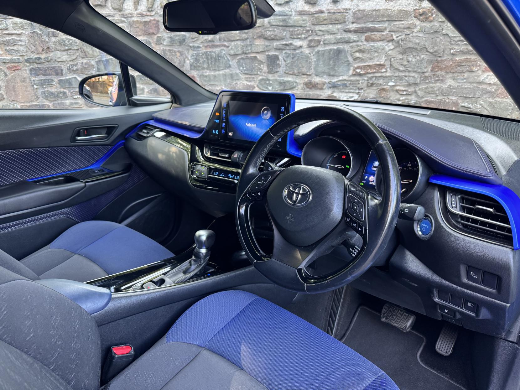 Toyota C-HR 1.8 VVT-h Dynamic SUV 5dr Petrol Hybrid CVT Euro 6 (s/s) (122 ps)