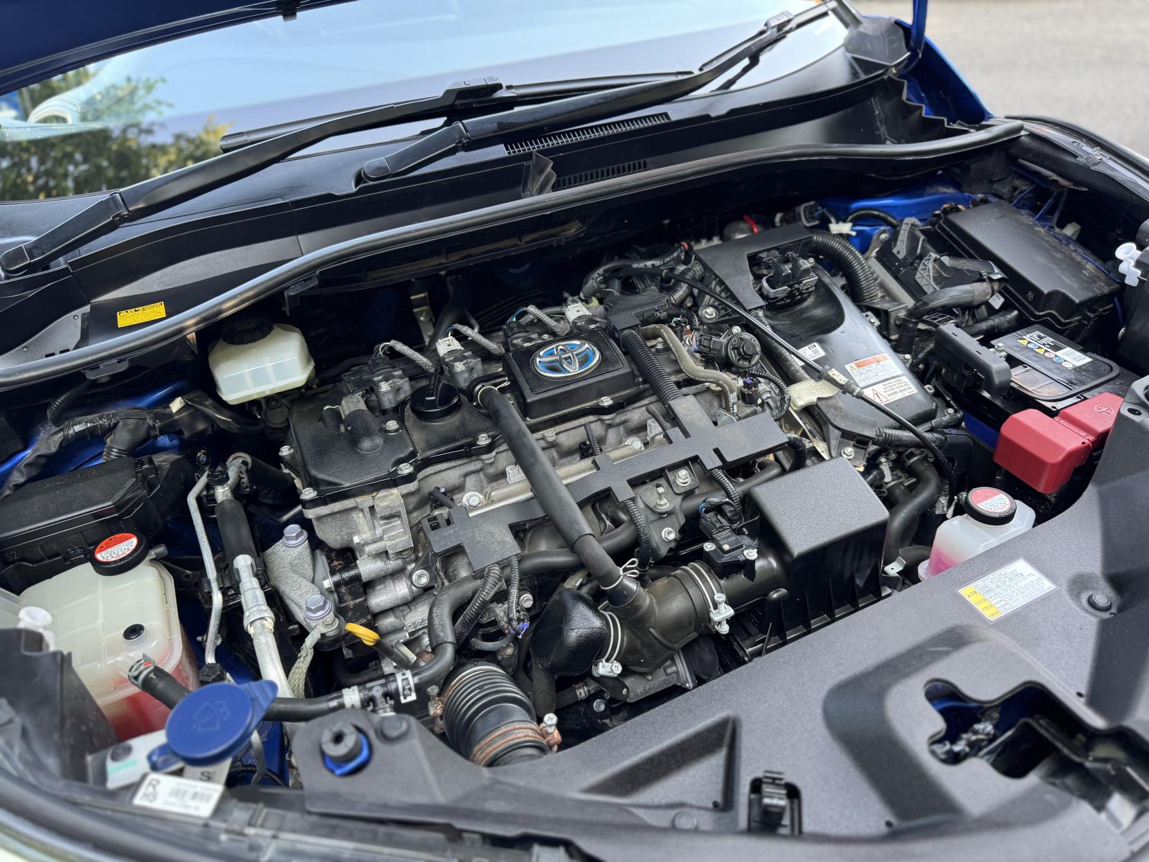 Toyota C-HR 1.8 VVT-h Dynamic SUV 5dr Petrol Hybrid CVT Euro 6 (s/s) (122 ps)