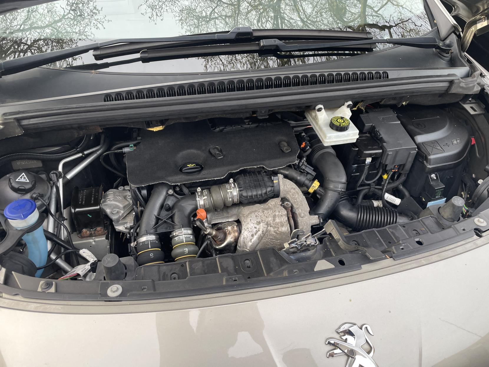 Peugeot 3008 1.6 HDi Allure SUV 5dr Diesel Manual Euro 5 (115 ps)