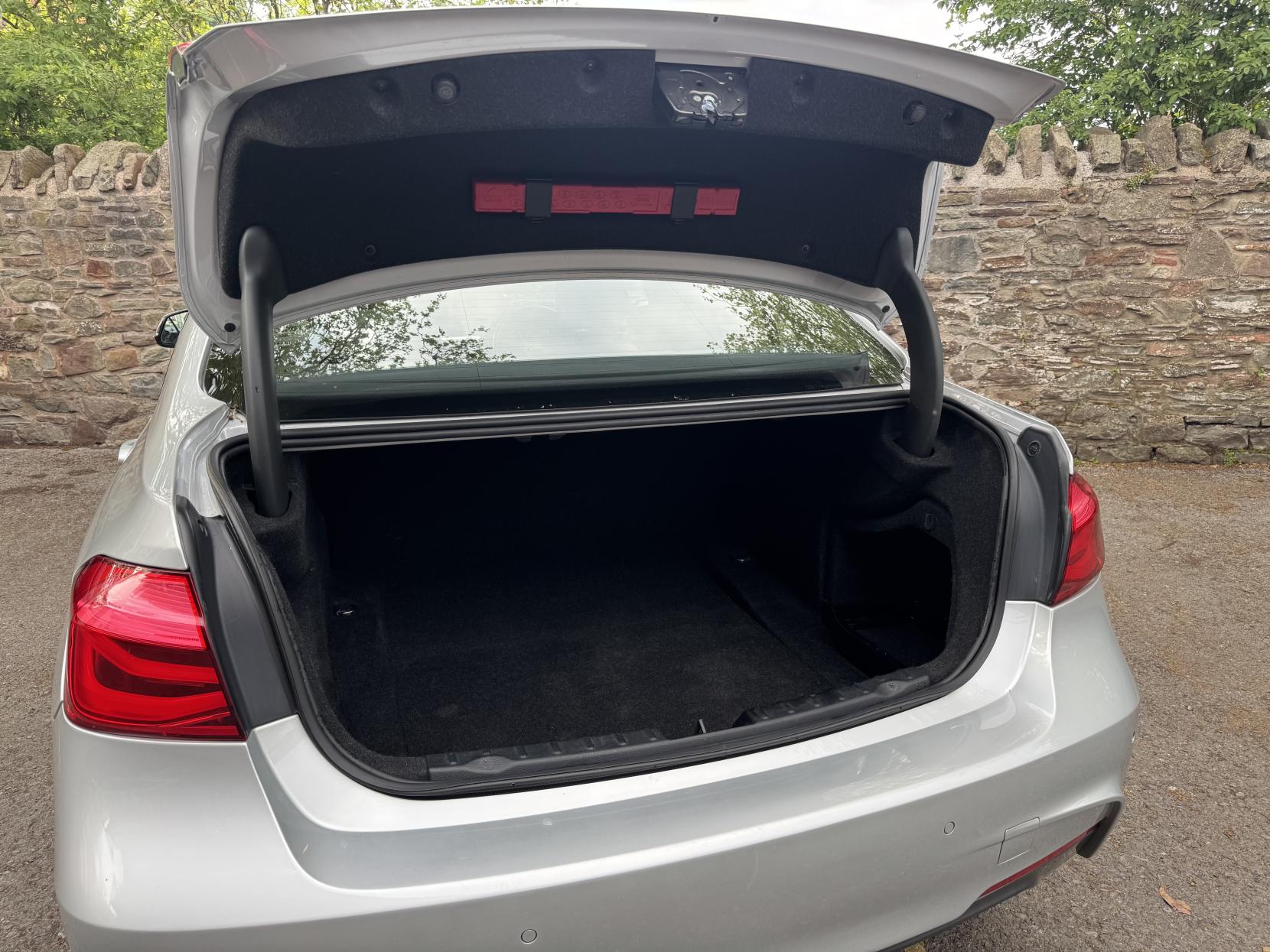 BMW 3 Series 2.0 320i M Sport Saloon 4dr Petrol Manual xDrive Euro 6 (s/s) (184 ps)