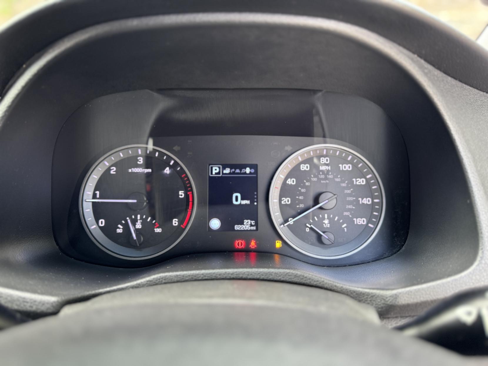 Hyundai TUCSON 1.7 CRDi Blue Drive SE Nav SUV 5dr Diesel DCT Euro 6 (s/s) (141 ps)