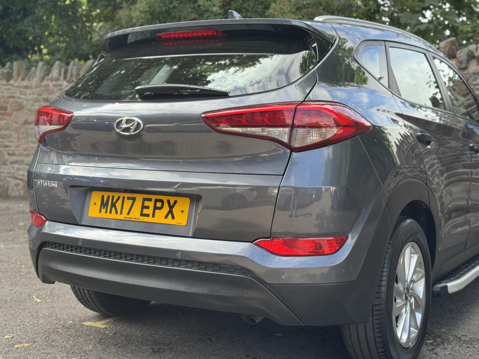 Hyundai TUCSON 1.7 CRDi Blue Drive SE Nav SUV 5dr Diesel DCT Euro 6 (s/s) (141 ps)