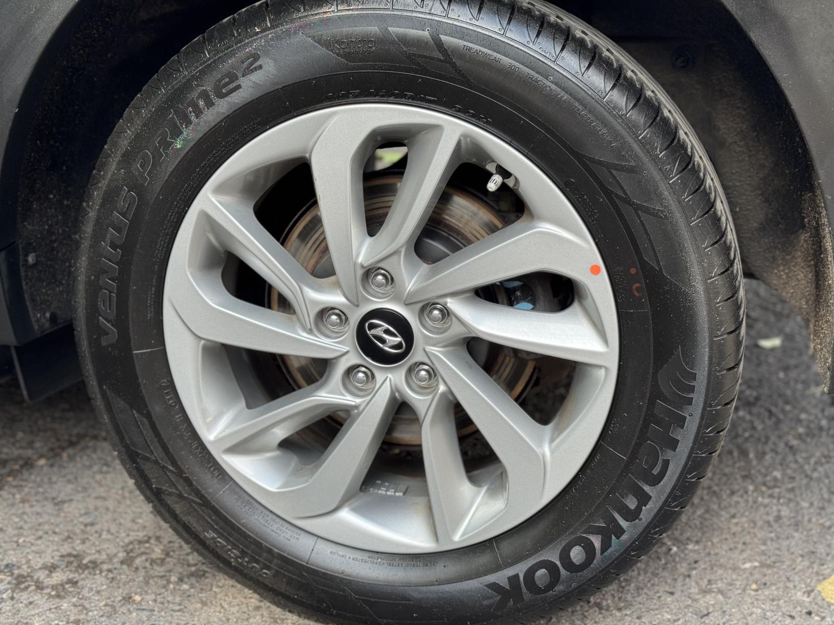 Hyundai TUCSON 1.7 CRDi Blue Drive SE Nav SUV 5dr Diesel DCT Euro 6 (s/s) (141 ps)
