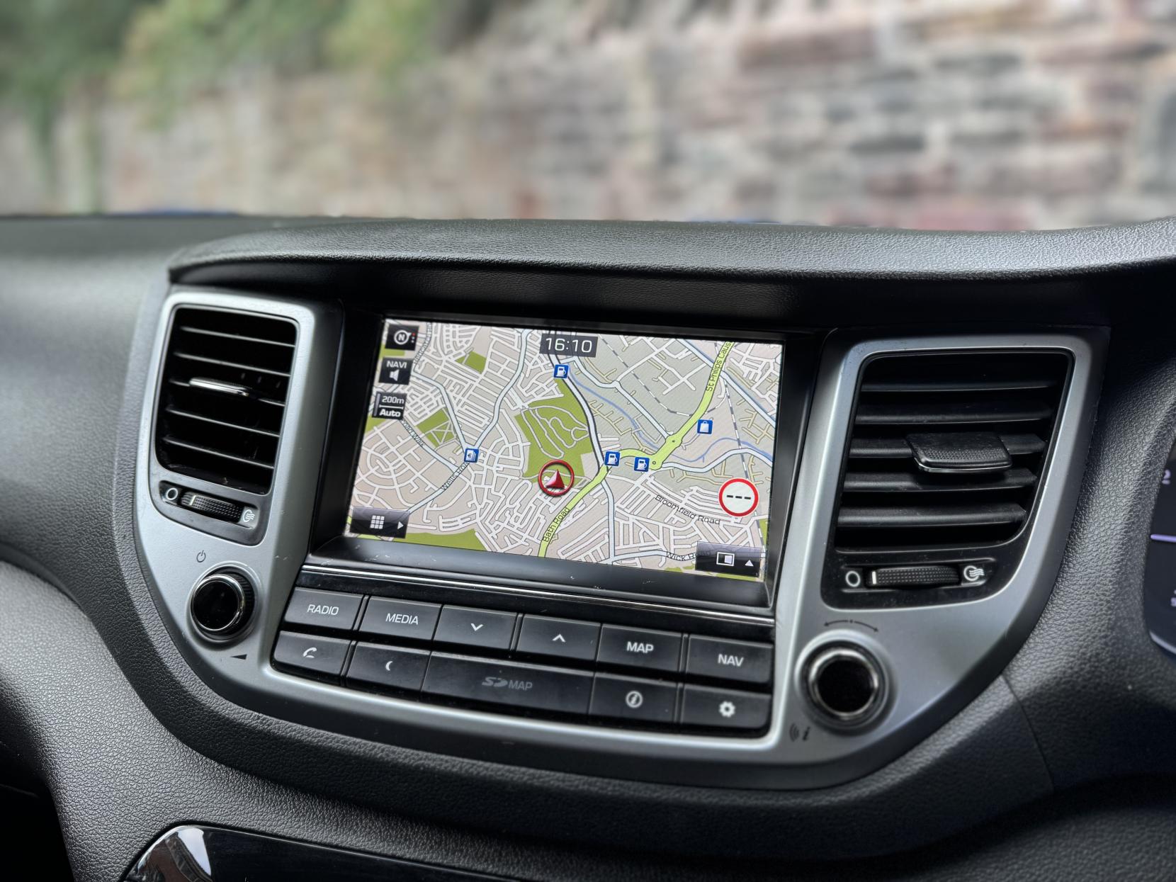 Hyundai TUCSON 1.7 CRDi Blue Drive SE Nav SUV 5dr Diesel DCT Euro 6 (s/s) (141 ps)