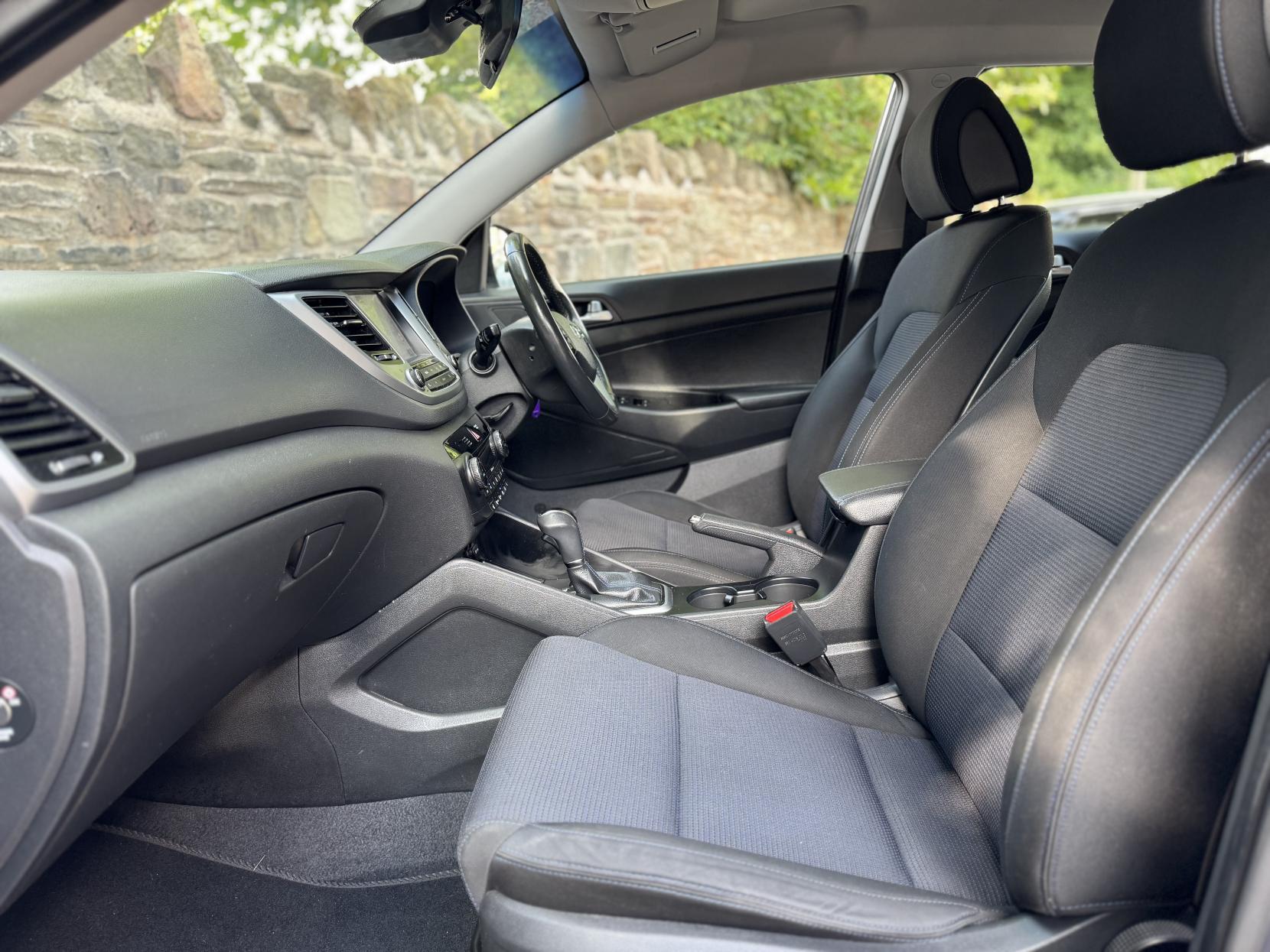 Hyundai TUCSON 1.7 CRDi Blue Drive SE Nav SUV 5dr Diesel DCT Euro 6 (s/s) (141 ps)