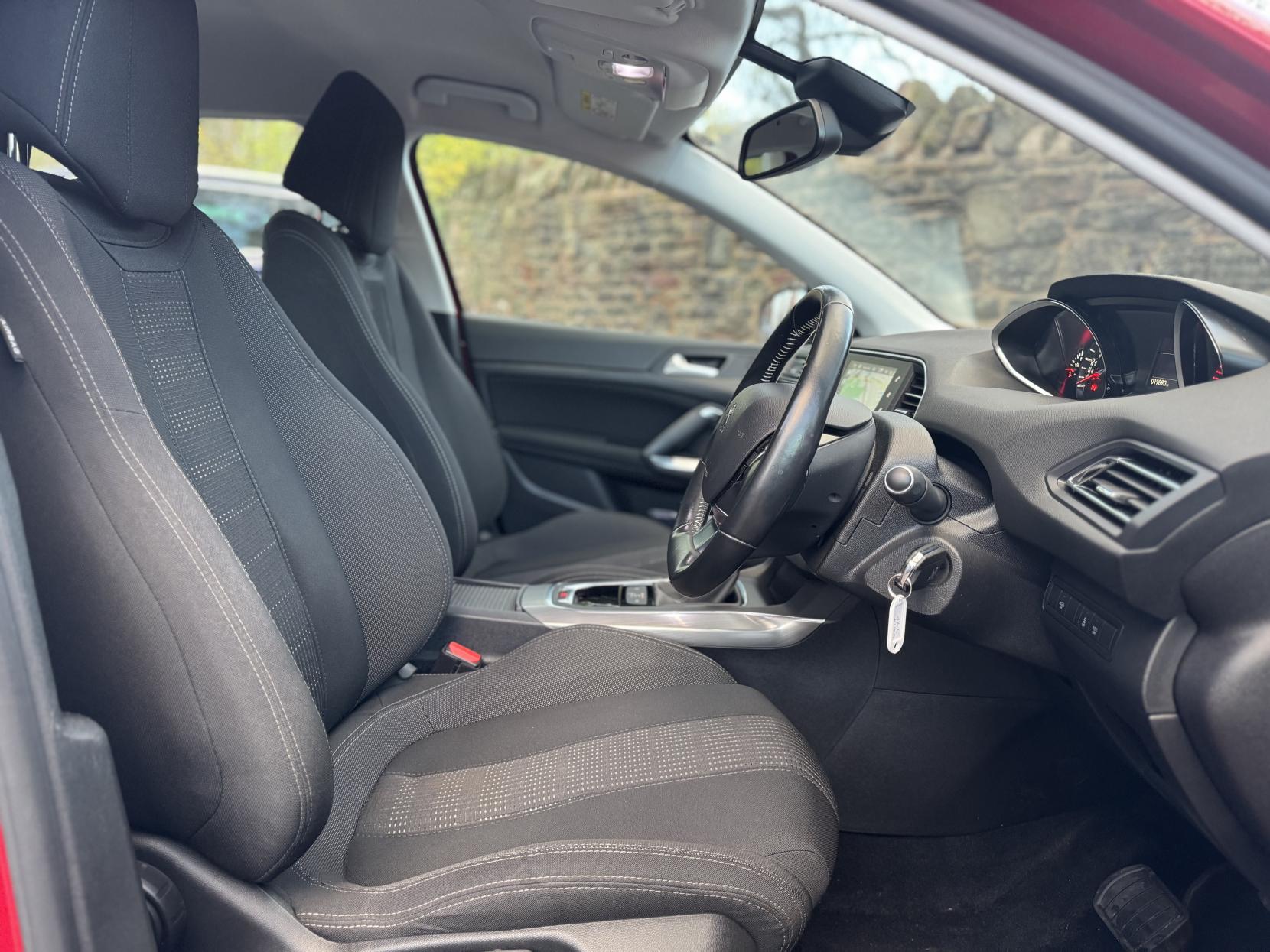 Peugeot 308 SW 1.2 PureTech Allure Estate 5dr Petrol EAT Euro 6 (s/s) (130 ps)