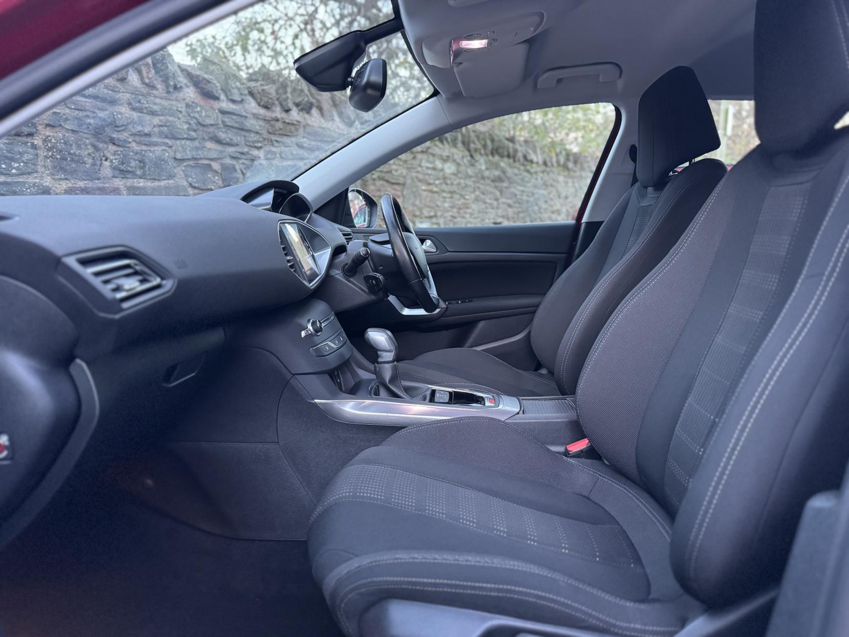 Peugeot 308 SW 1.2 PureTech Allure Estate 5dr Petrol EAT Euro 6 (s/s) (130 ps)