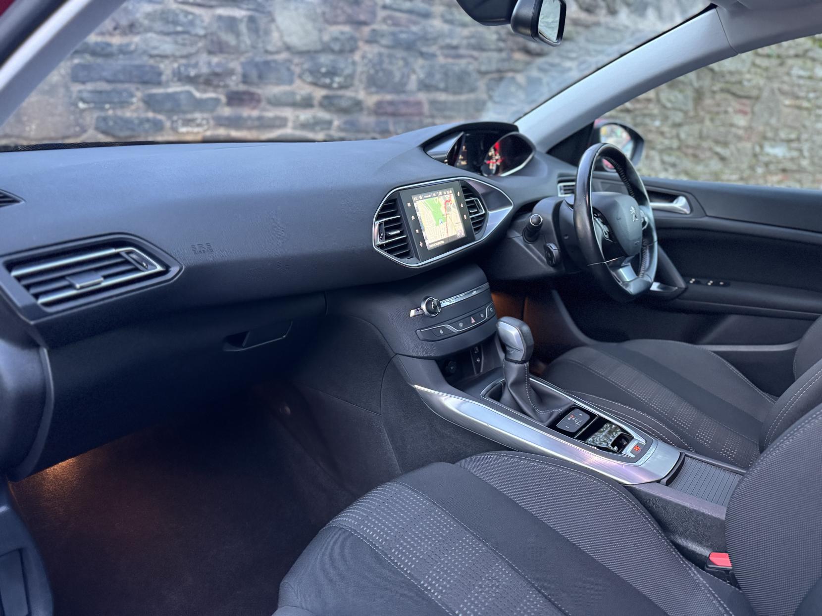 Peugeot 308 SW 1.2 PureTech Allure Estate 5dr Petrol EAT Euro 6 (s/s) (130 ps)