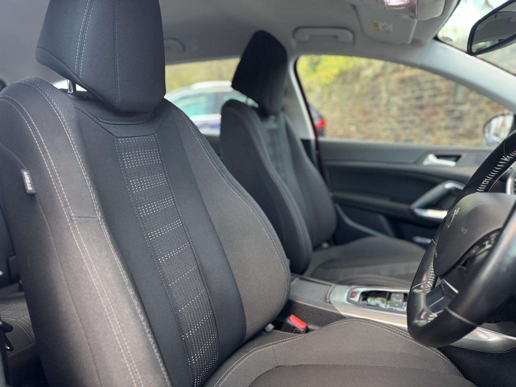 Peugeot 308 SW 1.2 PureTech Allure Estate 5dr Petrol EAT Euro 6 (s/s) (130 ps)