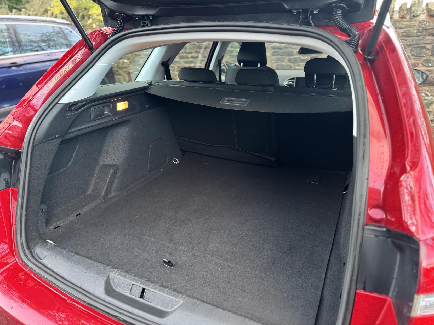 Peugeot 308 SW 1.2 PureTech Allure Estate 5dr Petrol EAT Euro 6 (s/s) (130 ps)