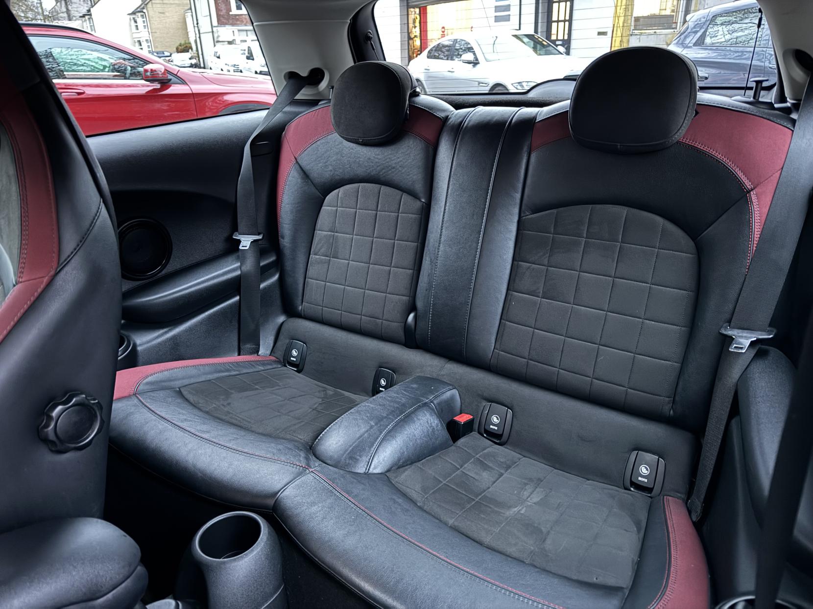 MINI Hatch 2.0 Cooper S Hatchback 3dr Petrol Steptronic Euro 6 (s/s) (192 ps)