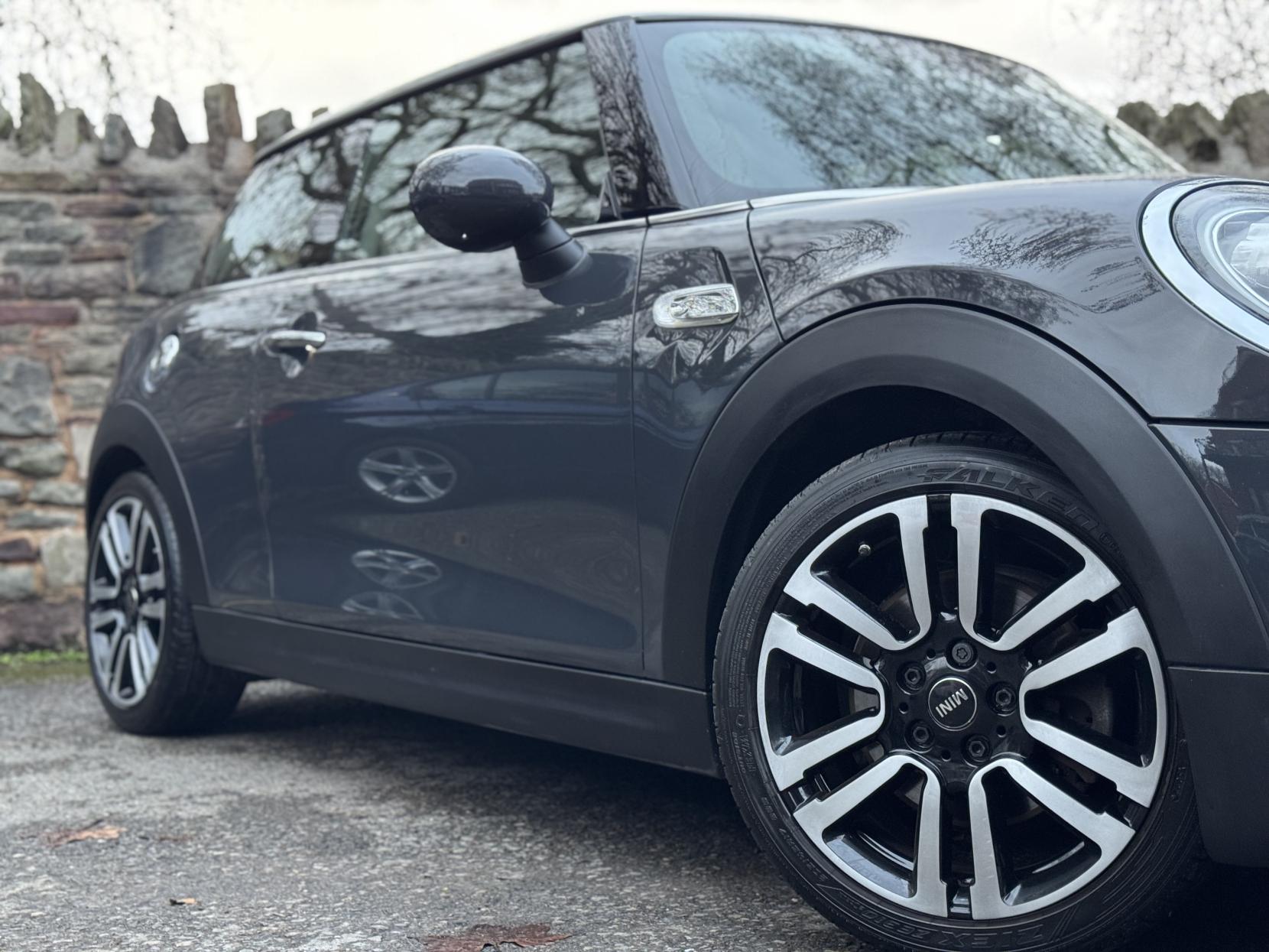 MINI Hatch 2.0 Cooper S Hatchback 3dr Petrol Steptronic Euro 6 (s/s) (192 ps)